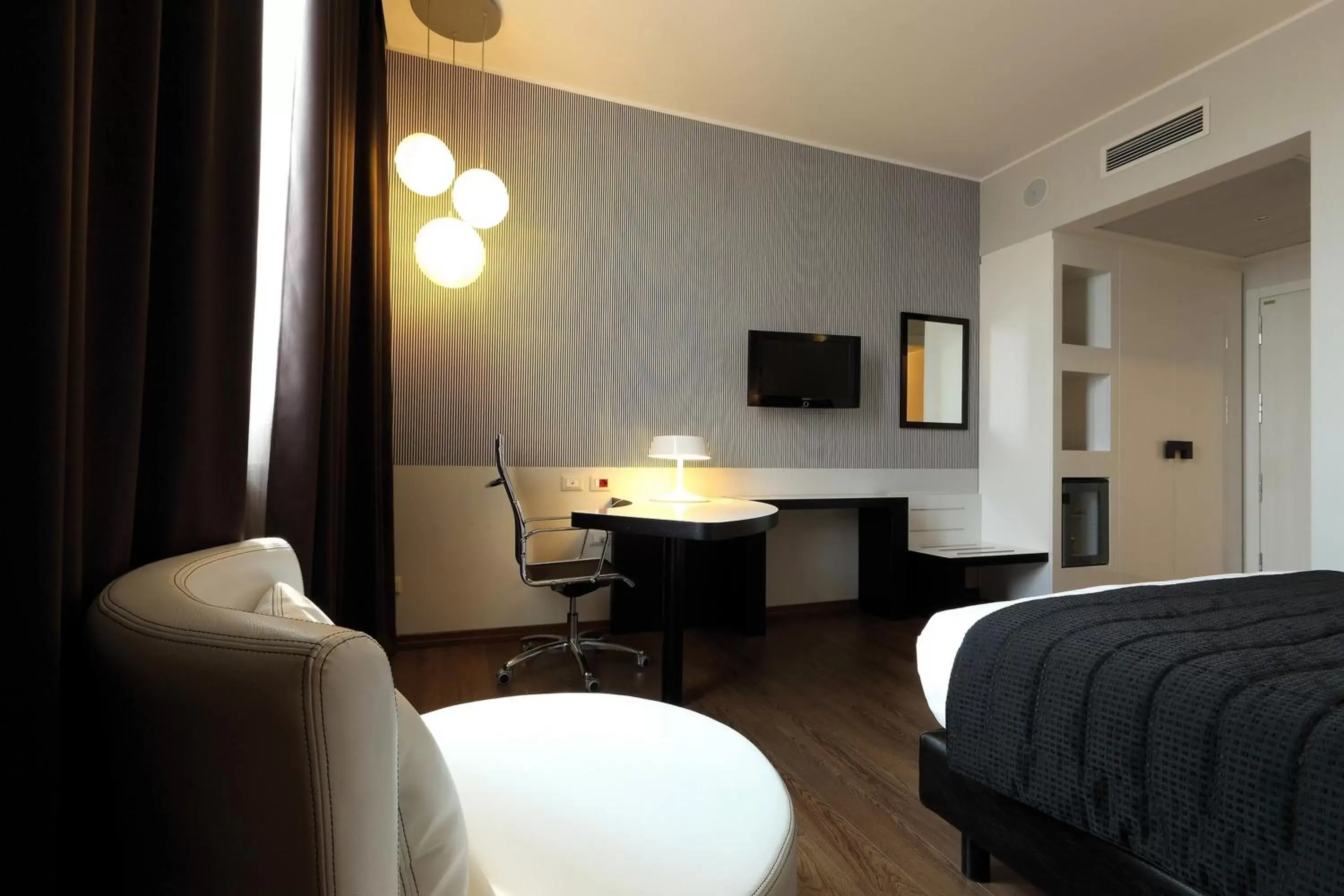 Photo of the whole room in Holiday Inn Genoa City, an IHG Hotel