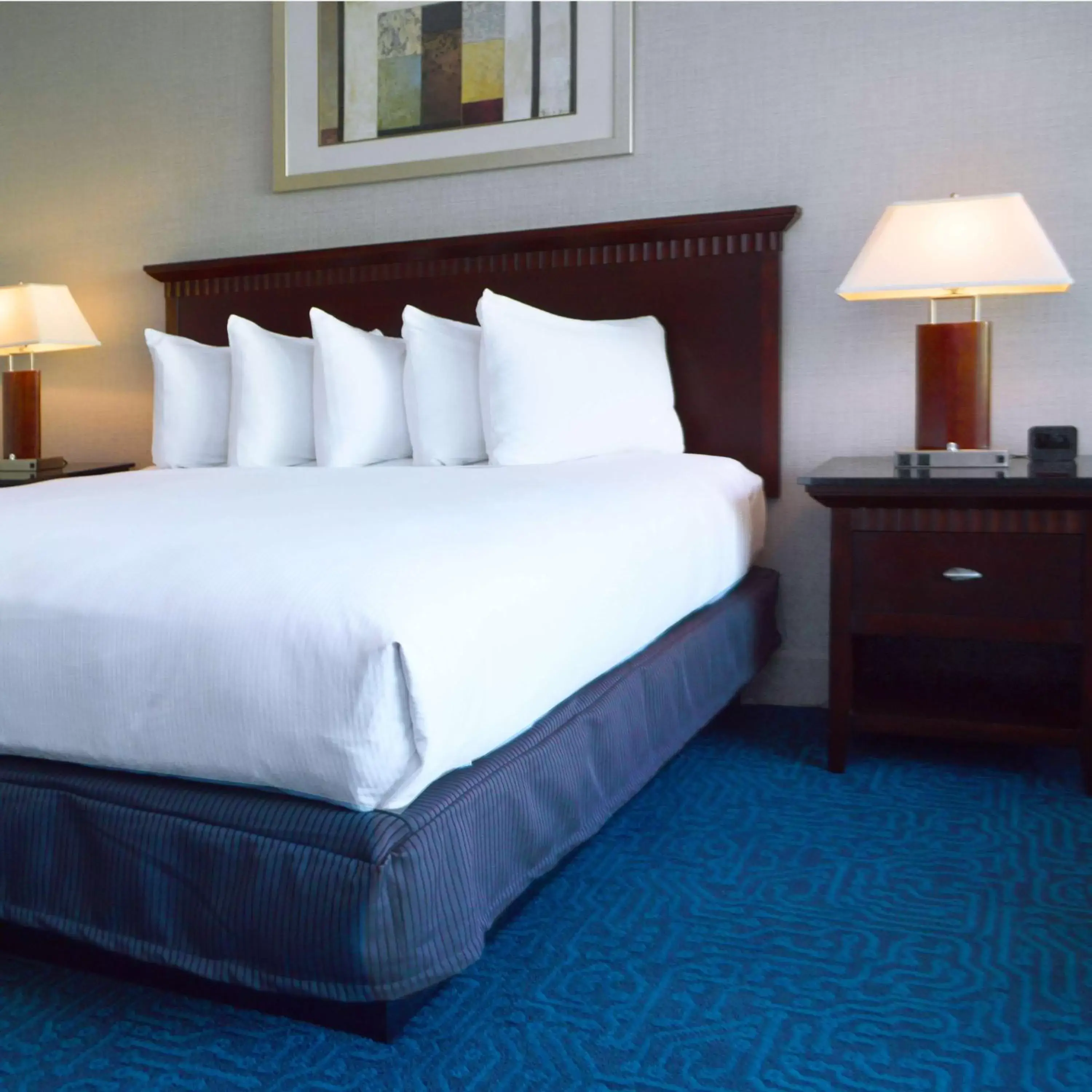 Bed in DoubleTree by Hilton Newark-Fremont