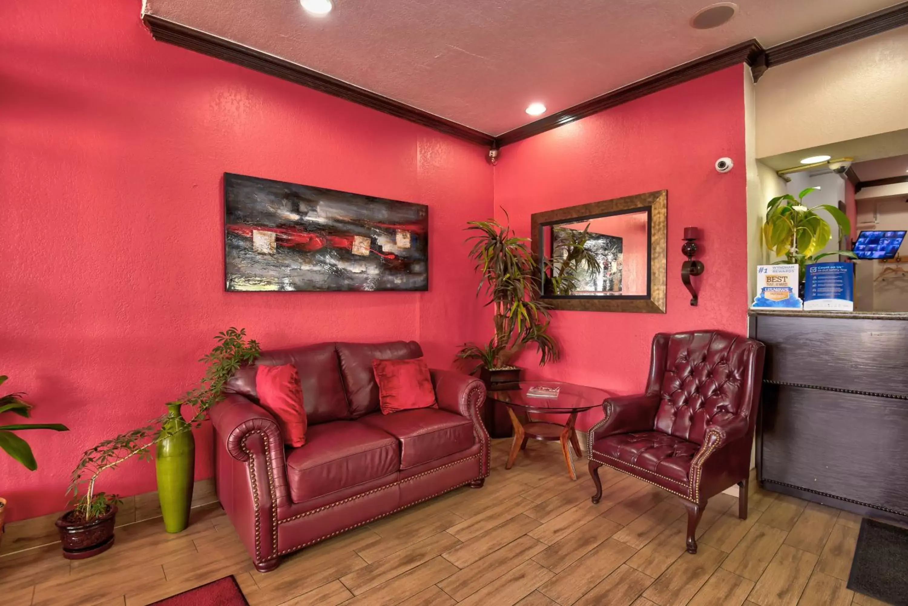 Lobby or reception, Seating Area in Ramada by Wyndham Oklahoma City Airport North