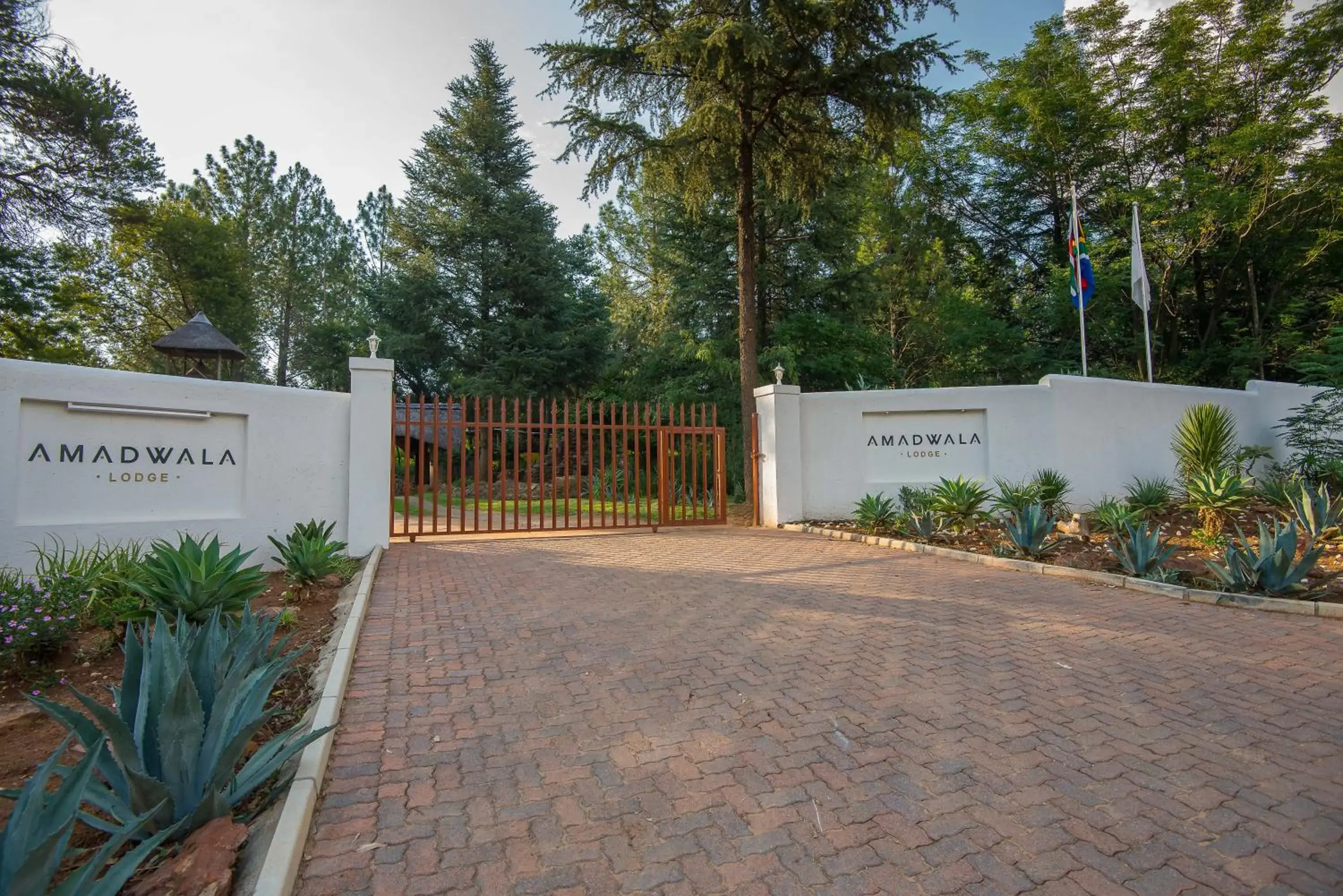 Facade/entrance, Property Logo/Sign in Amadwala Lodge