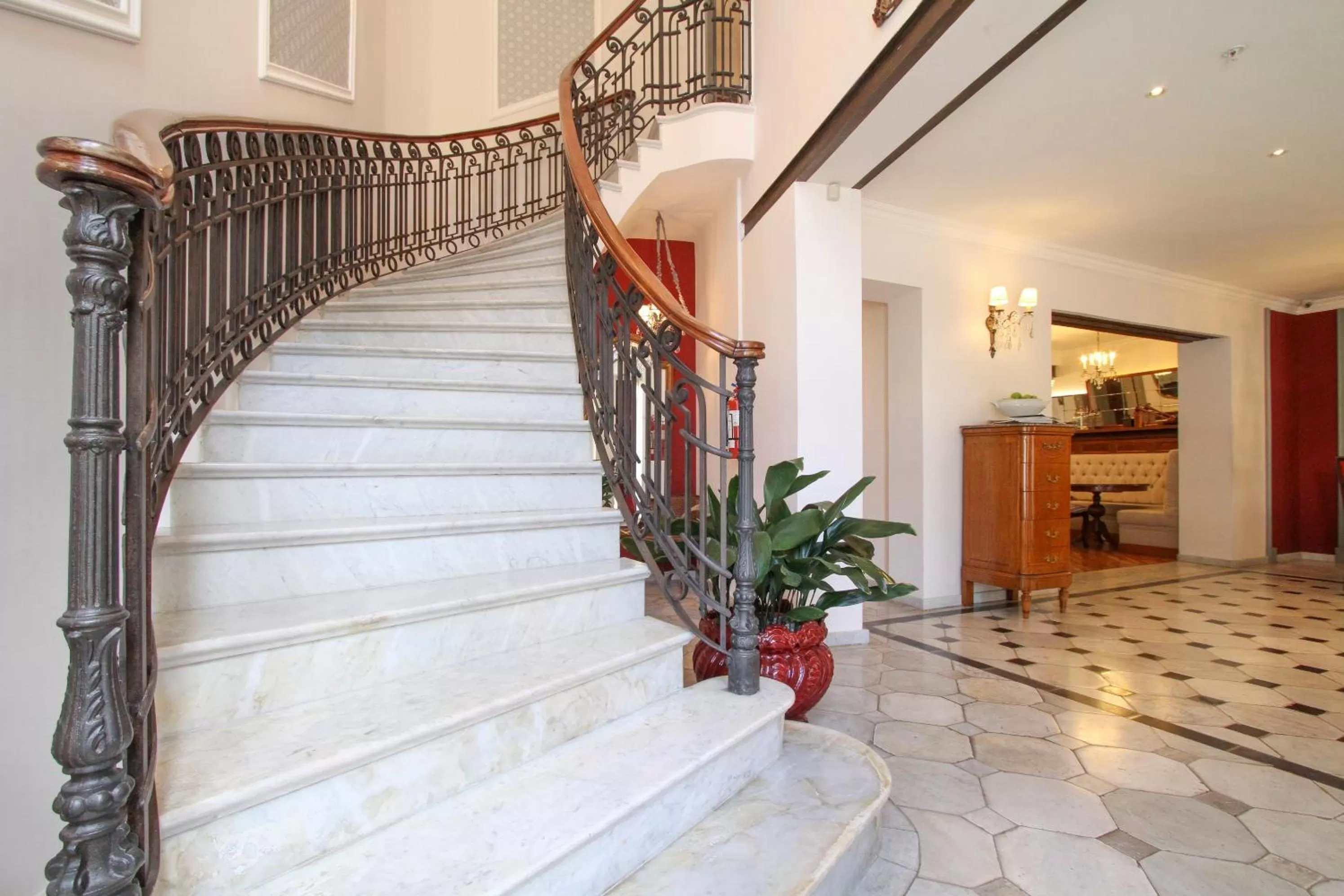 Lobby or reception in Alma Histórica Boutique Hotel