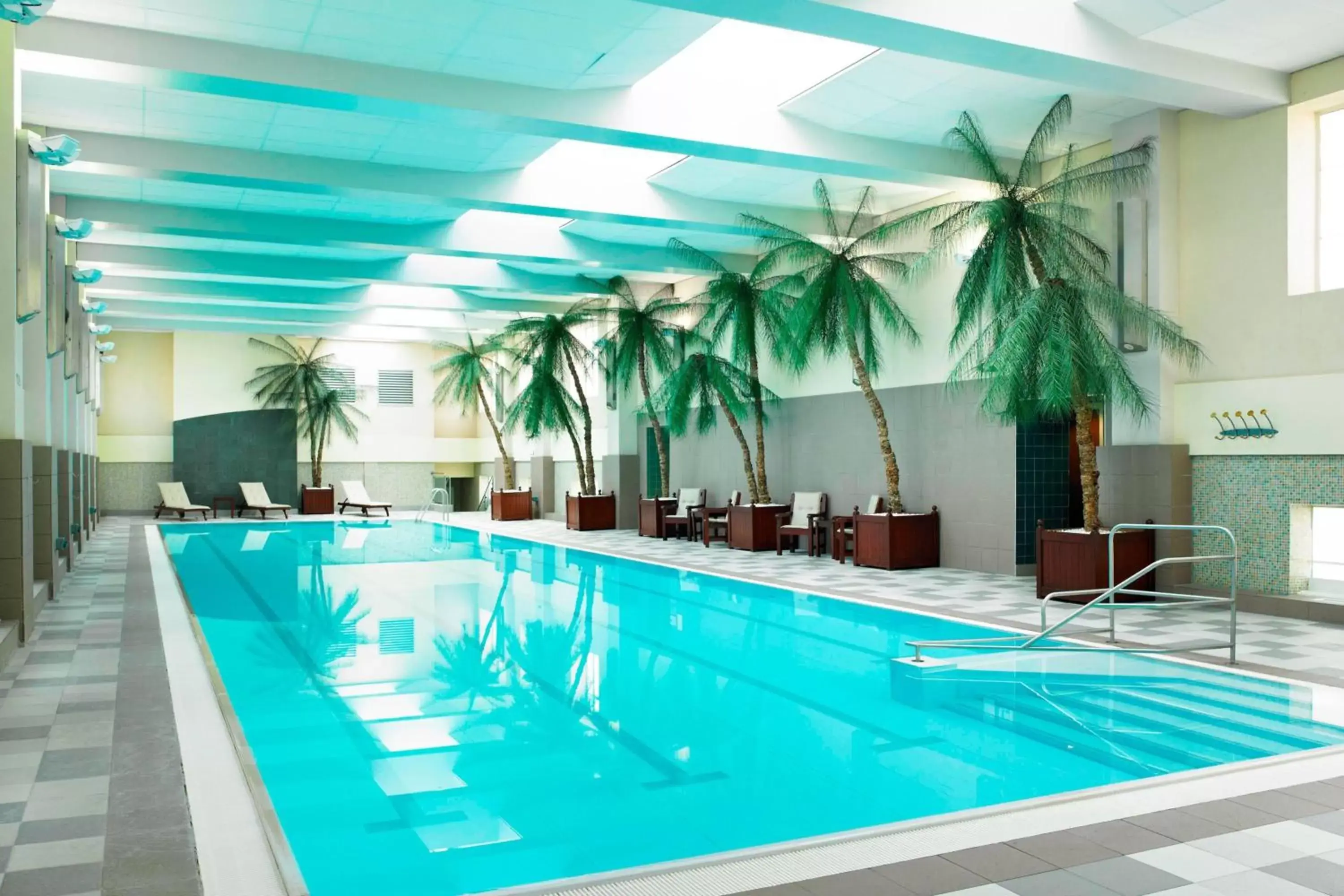 Swimming Pool in London Marriott Hotel County Hall