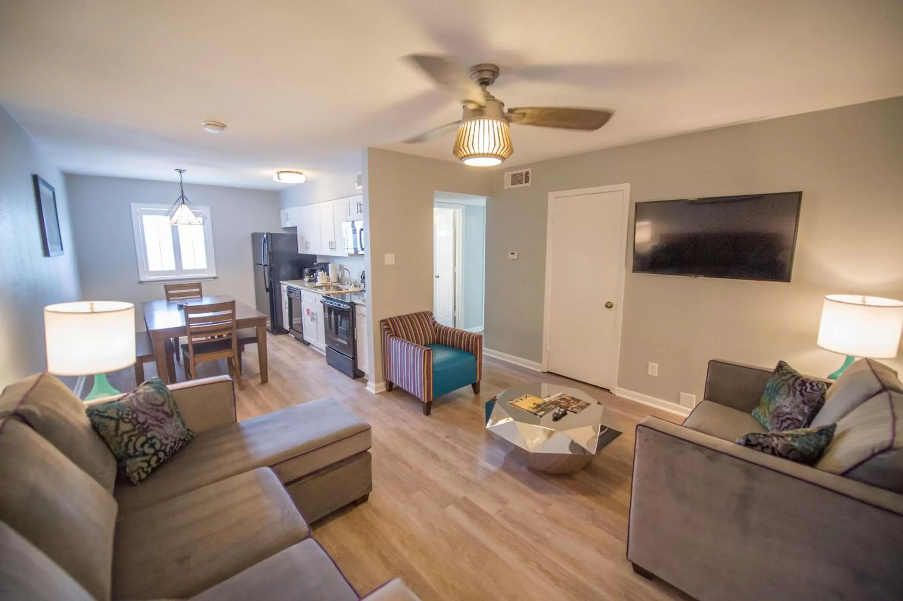 TV and multimedia, Seating Area in Frenchmen Orleans at 519, Ascend Hotel Collection TV and multimedia, Seating Area in Frenchmen Orleans at 519, Ascend Hotel Collection