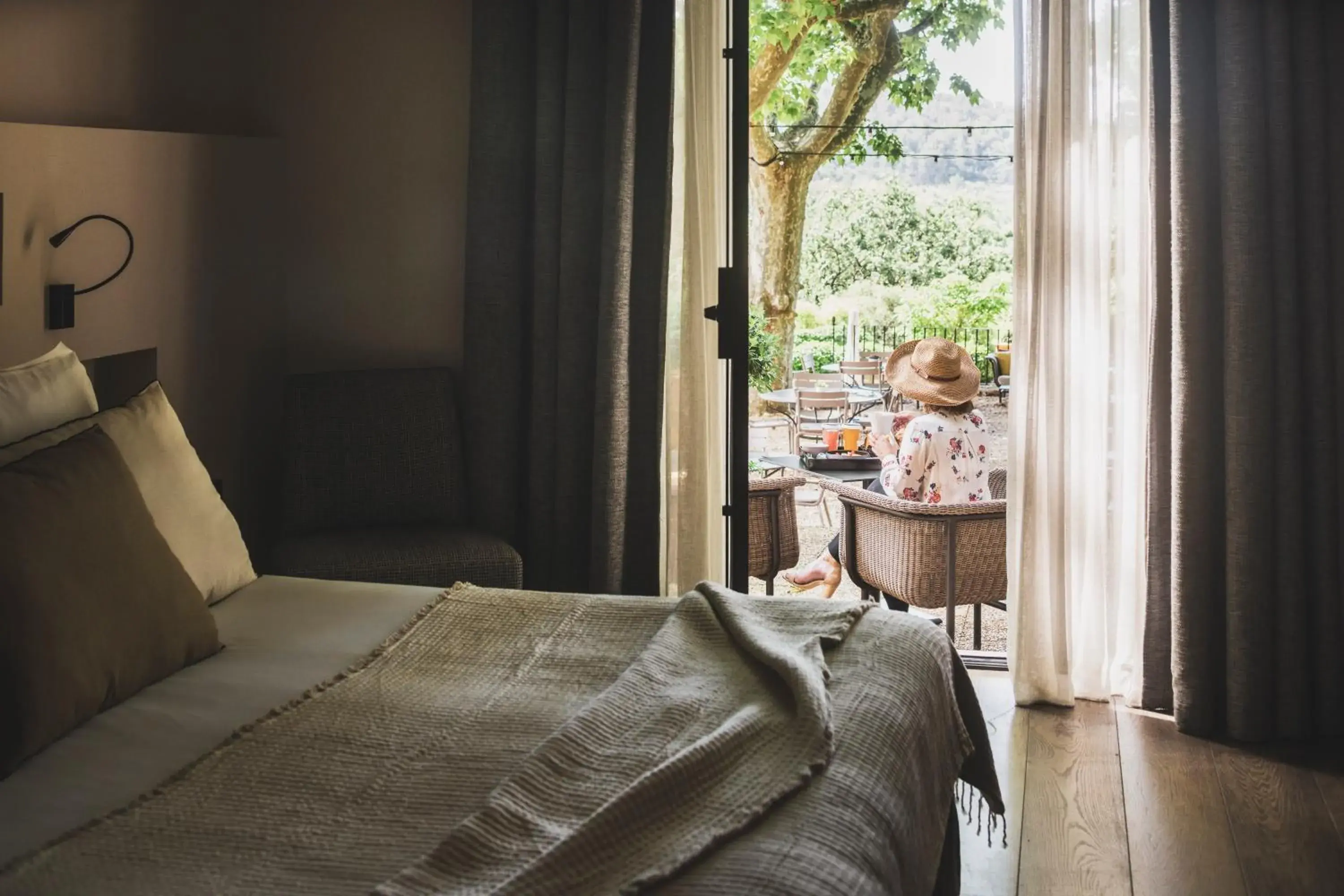 Patio, Bed in Les Lodges Sainte-Victoire Hotel & Spa