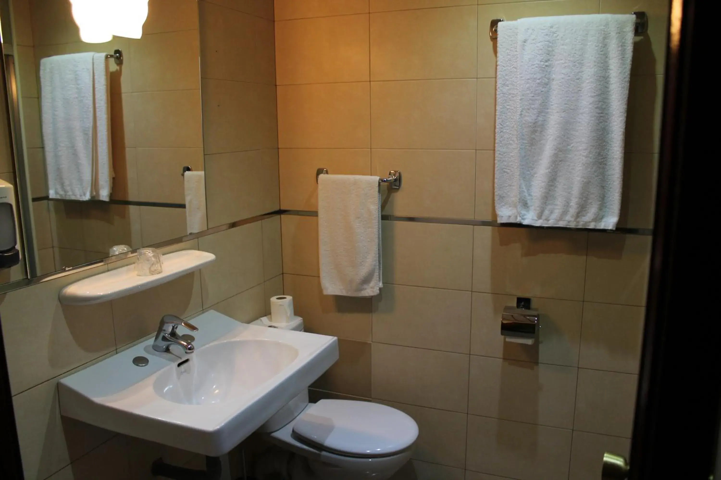 Bathroom in Hotel Marqués de Santillana