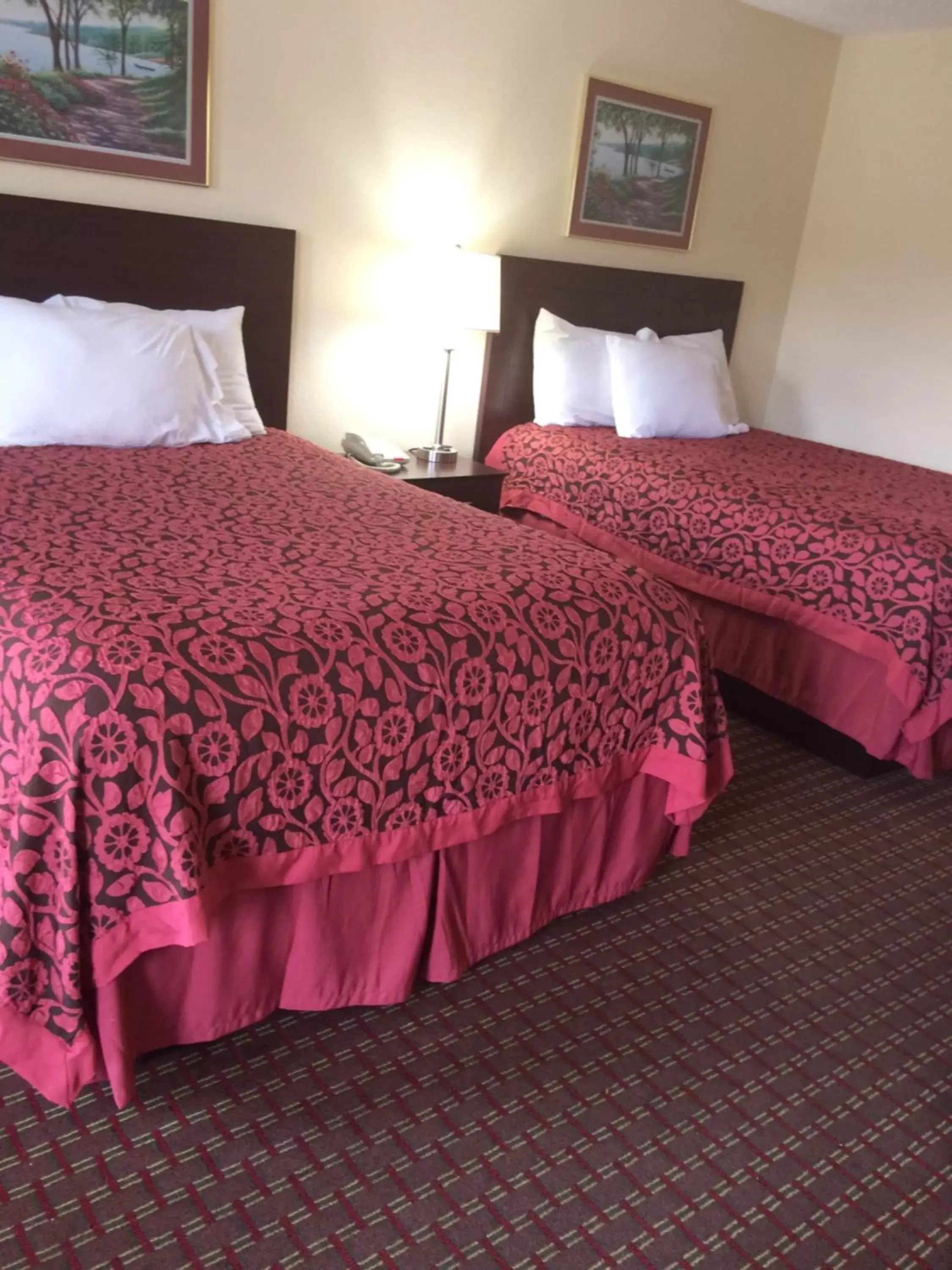 Bed in Days Inn by Wyndham Columbia NE Fort Jackson