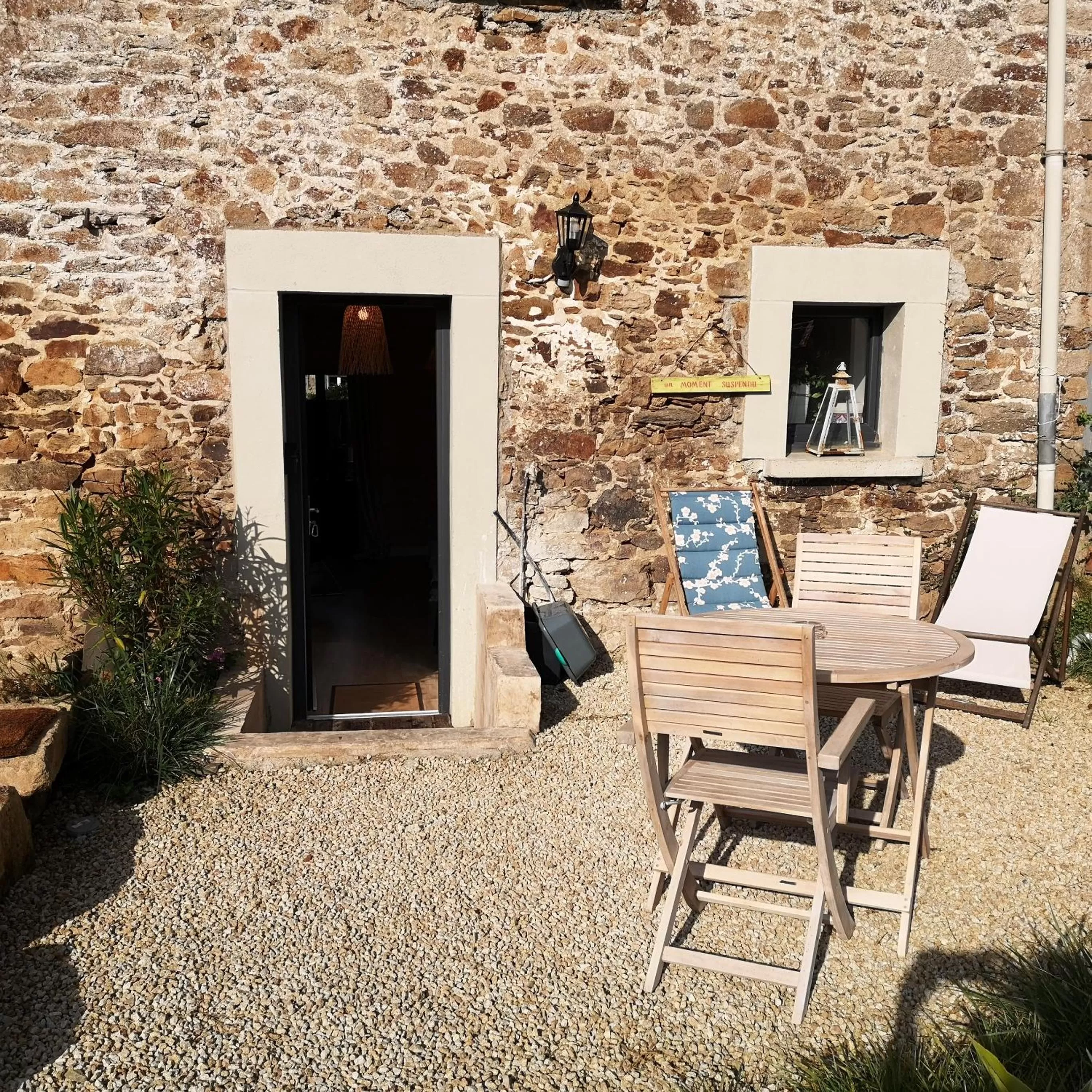 Patio in Au Gray du temps suspendu