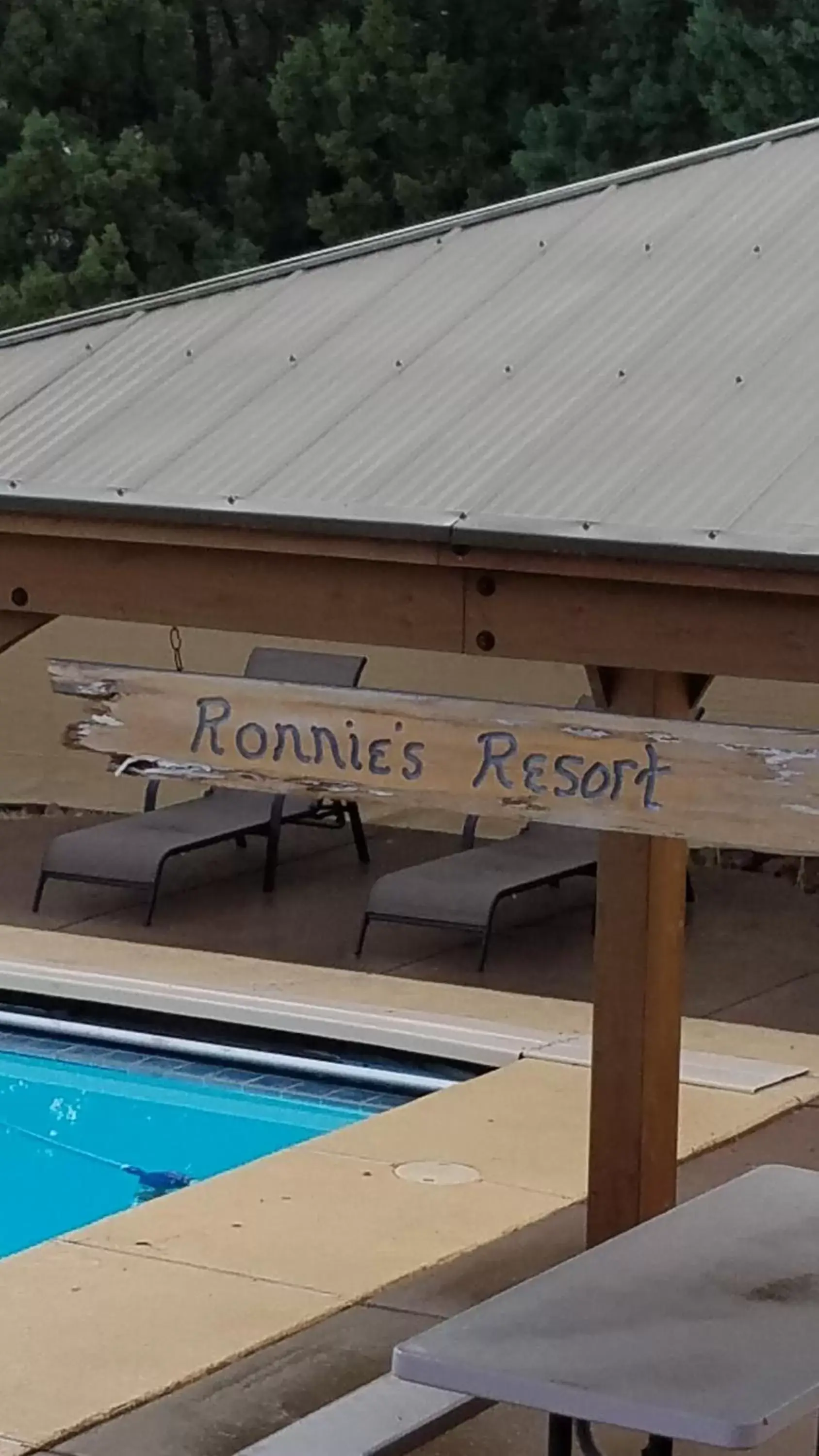 Property logo or sign in Ronnie's Resort