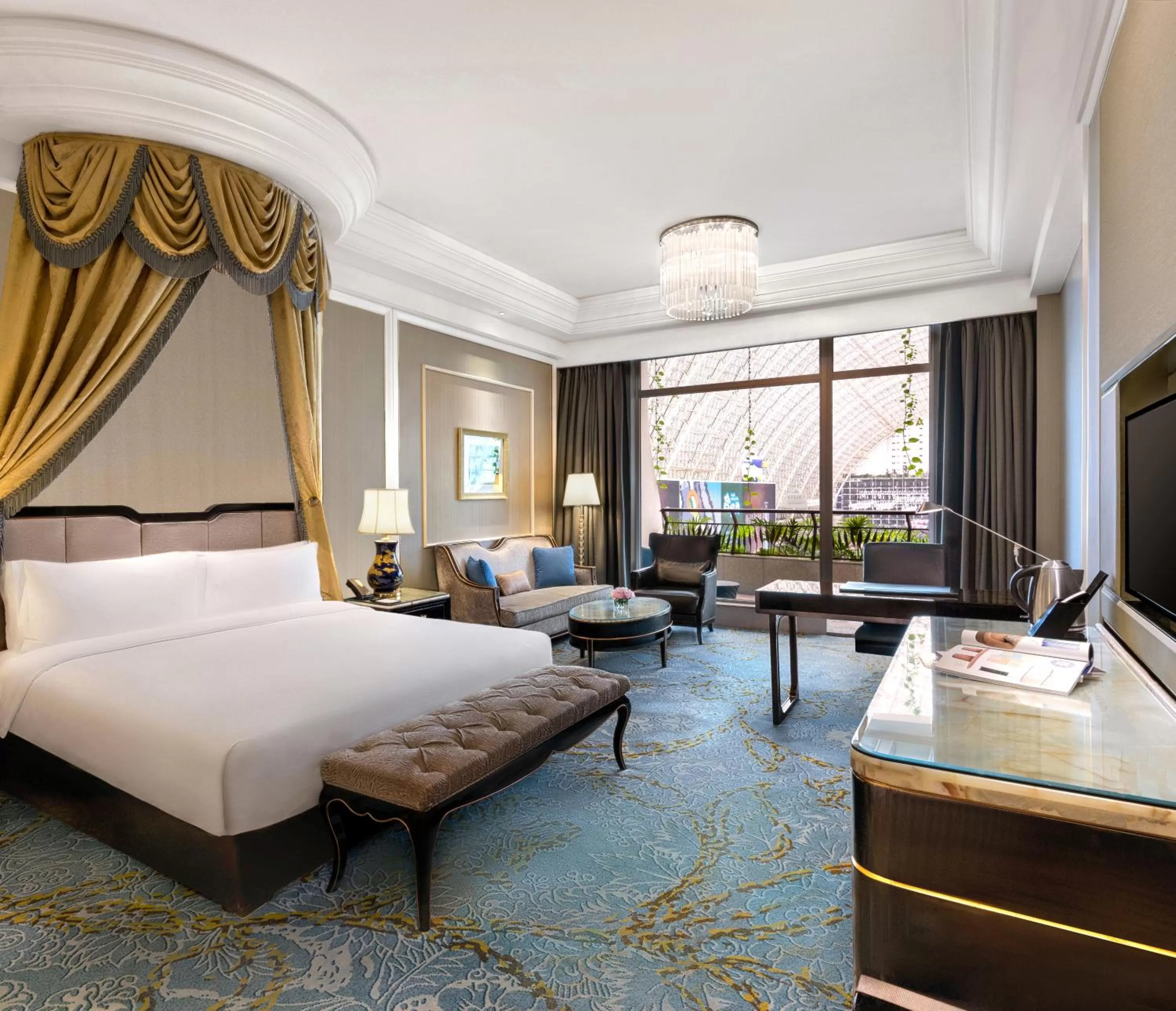 Photo of the whole room, Bed in InterContinental Chengdu Global Center by IHG