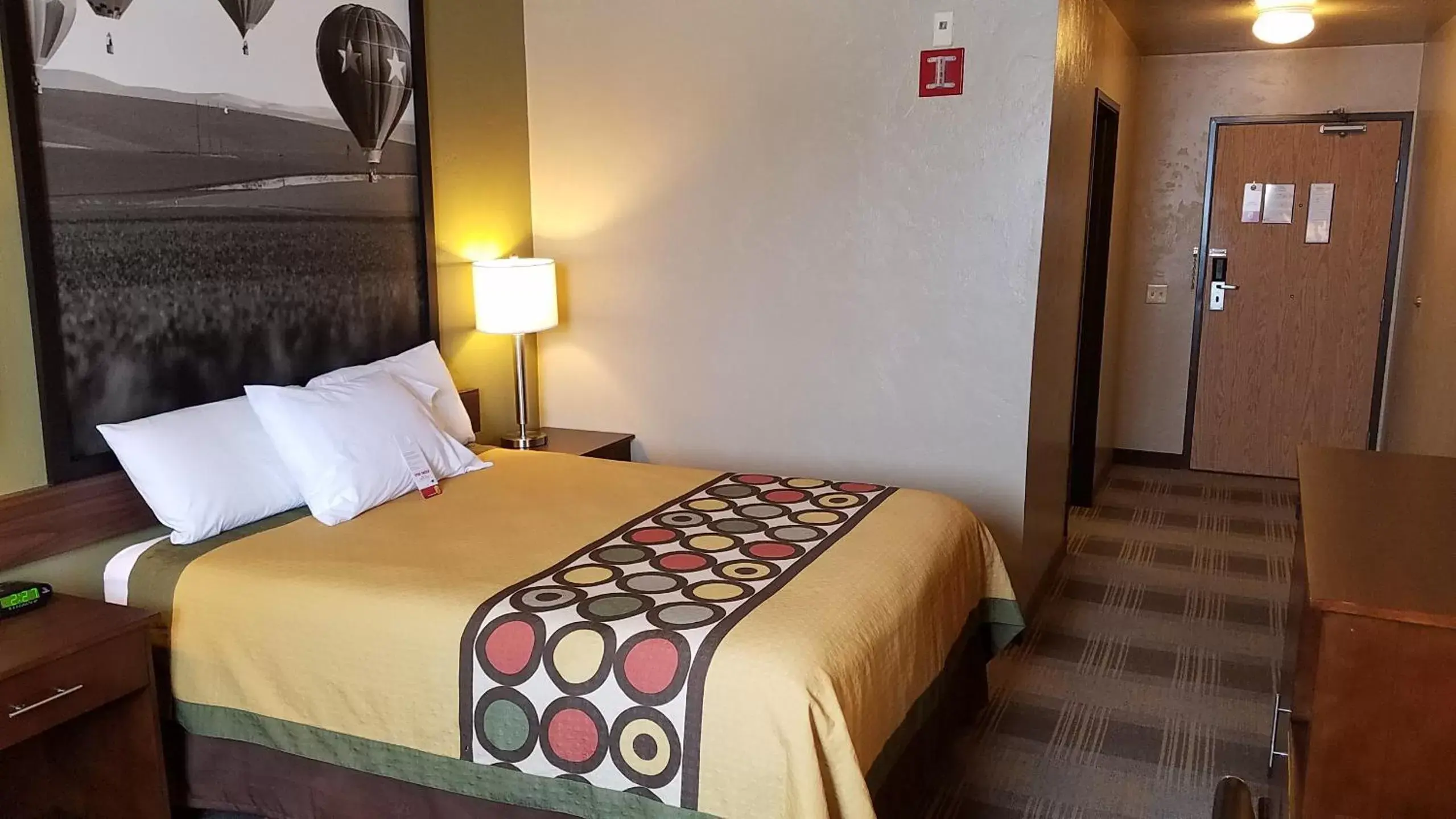 Bedroom, Bed in SureStay Hotel by Best Western Ellensburg