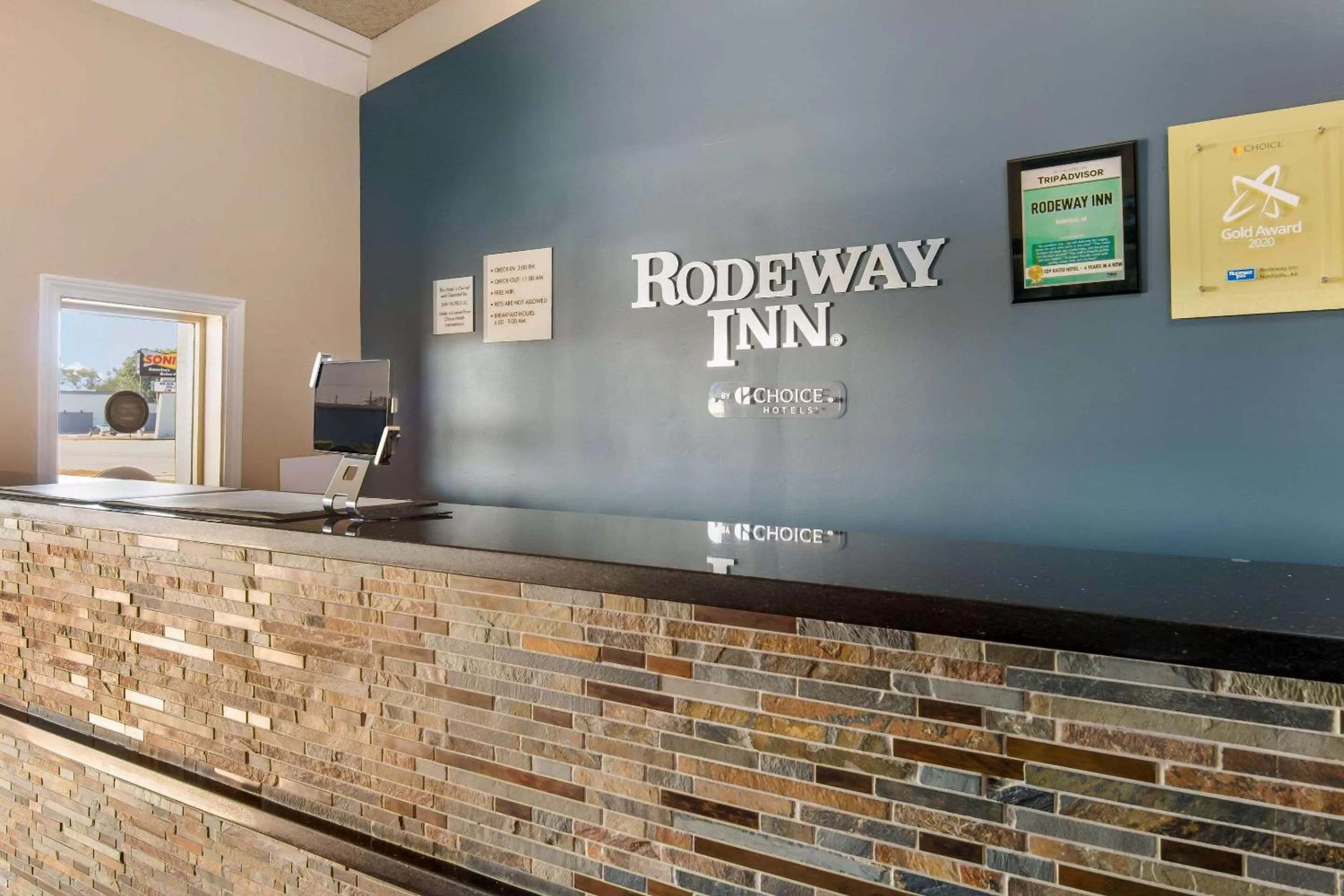Lobby or reception in Rodeway Inn