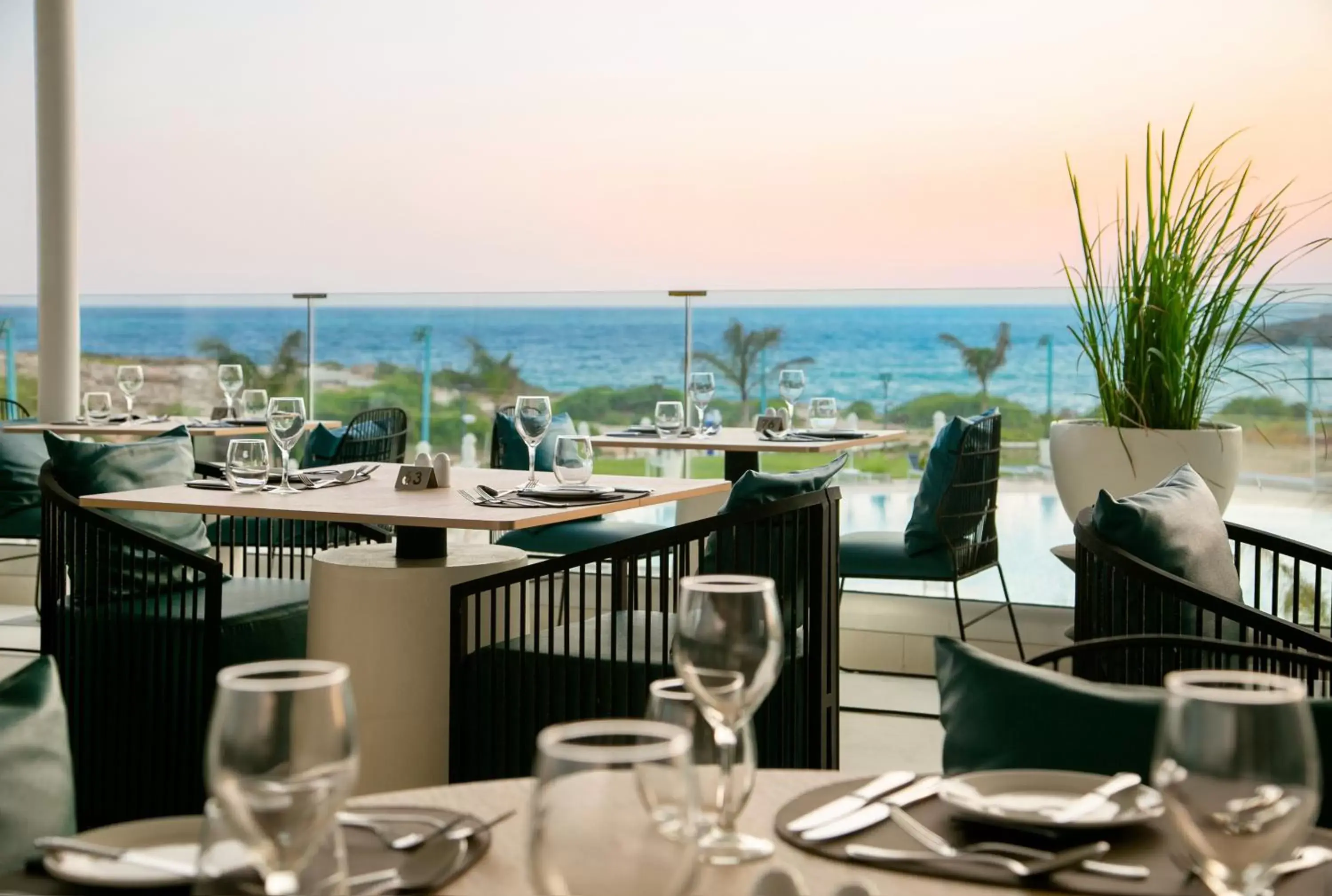 Restaurant/Places to Eat in NissiBlu Beach Resort