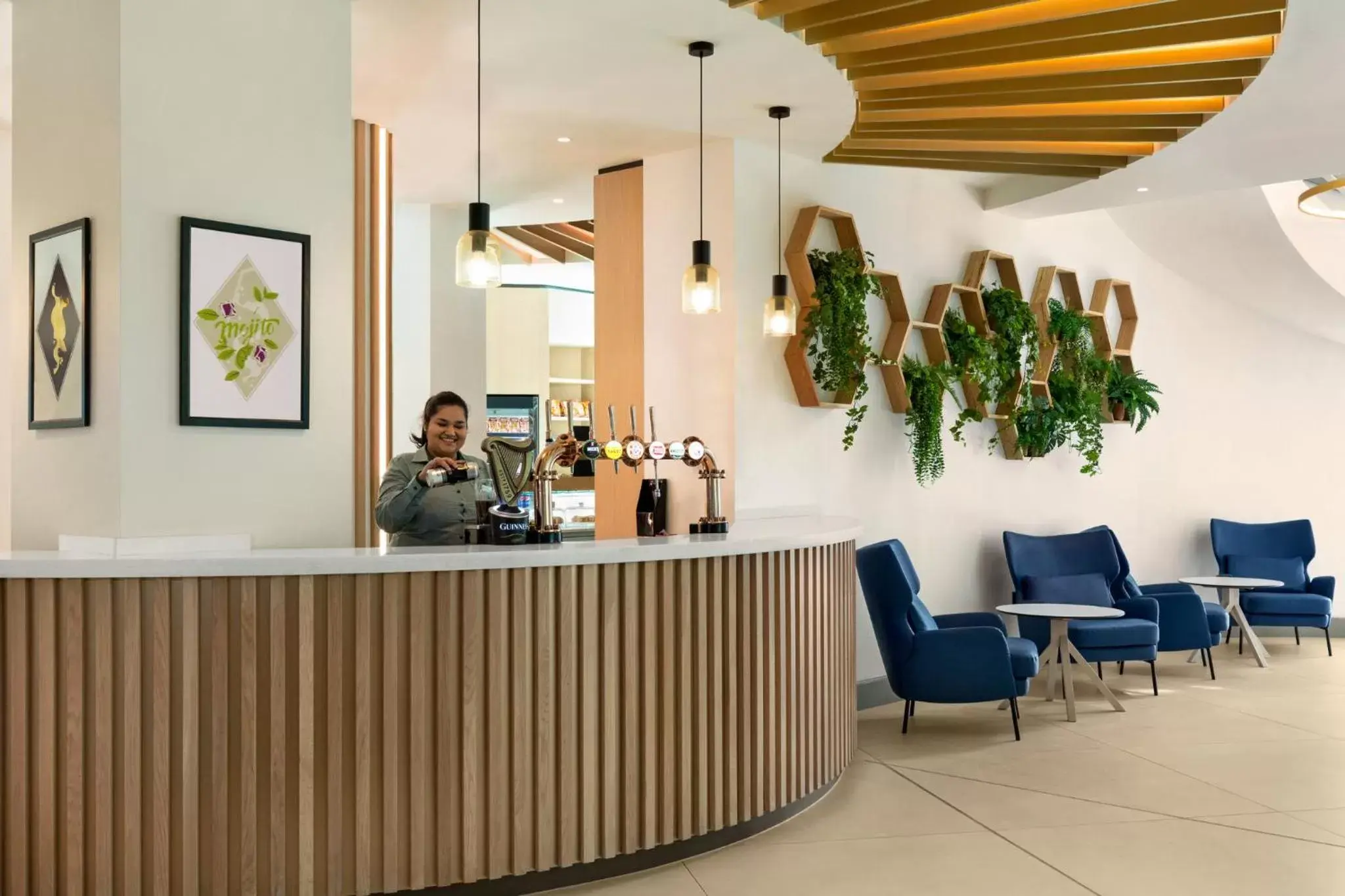 Lounge or bar, Lobby/Reception in Holiday Inn Birmingham Airport - NEC, an IHG Hotel