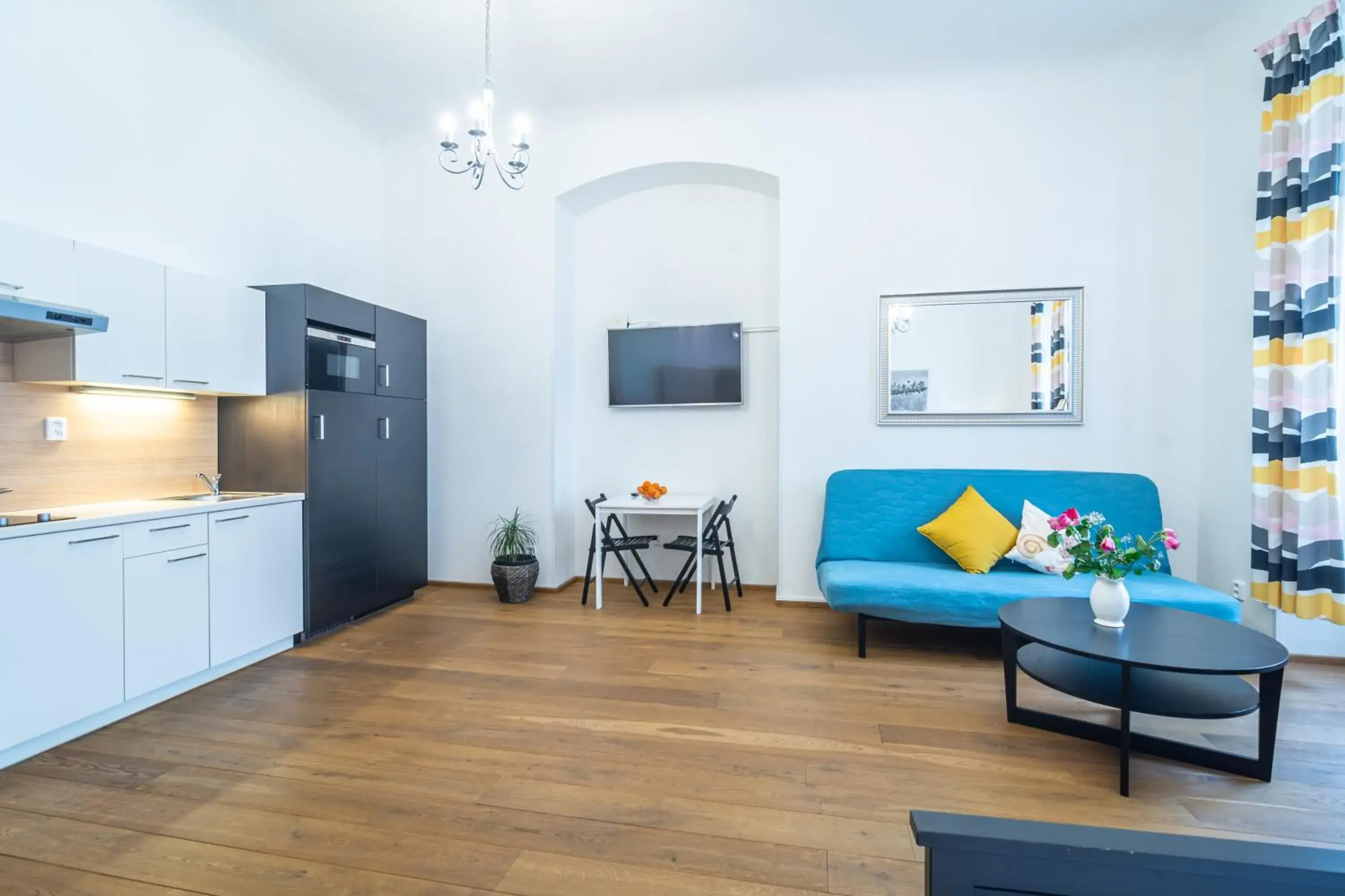 Kitchen or kitchenette, Seating Area in Royal Road Residence