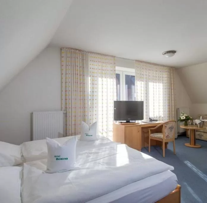 Photo of the whole room, Bed in Hotel Restaurant Brintrup