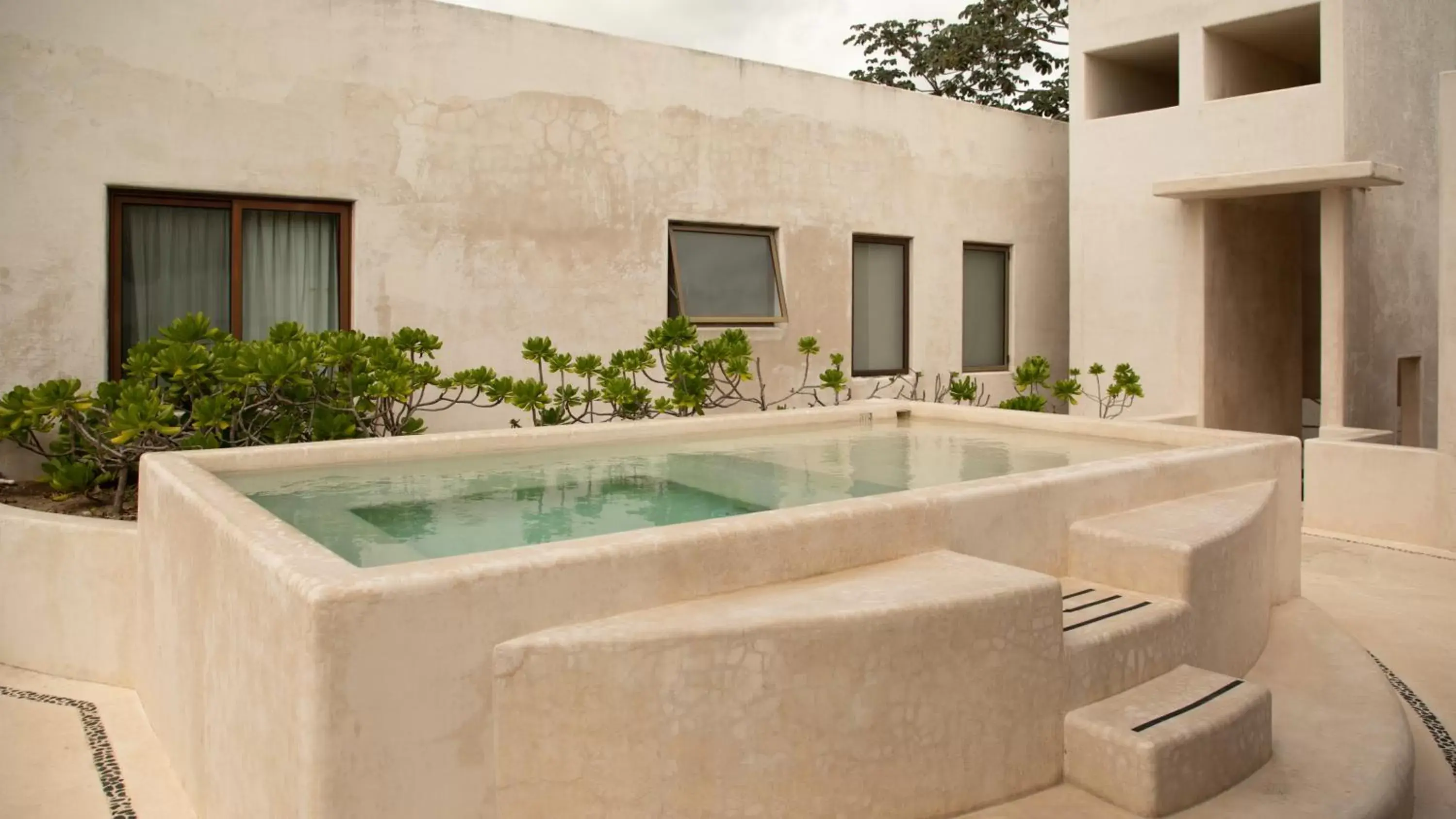 Hot Tub, Swimming Pool in Niwa Tulum Luxury Suites