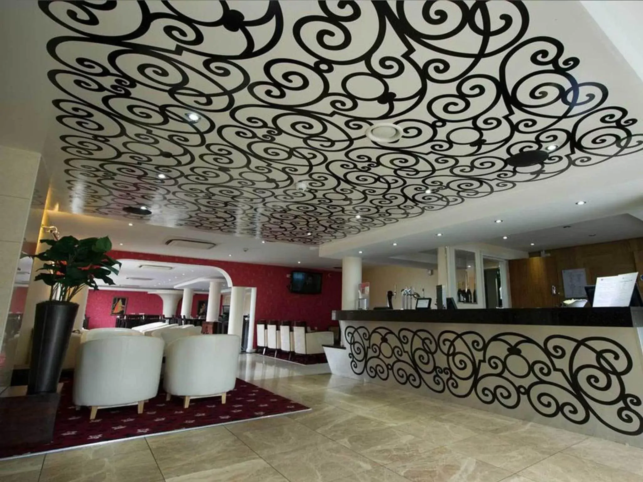 Lobby or reception in Ramada Birmingham Oldbury M5 J2