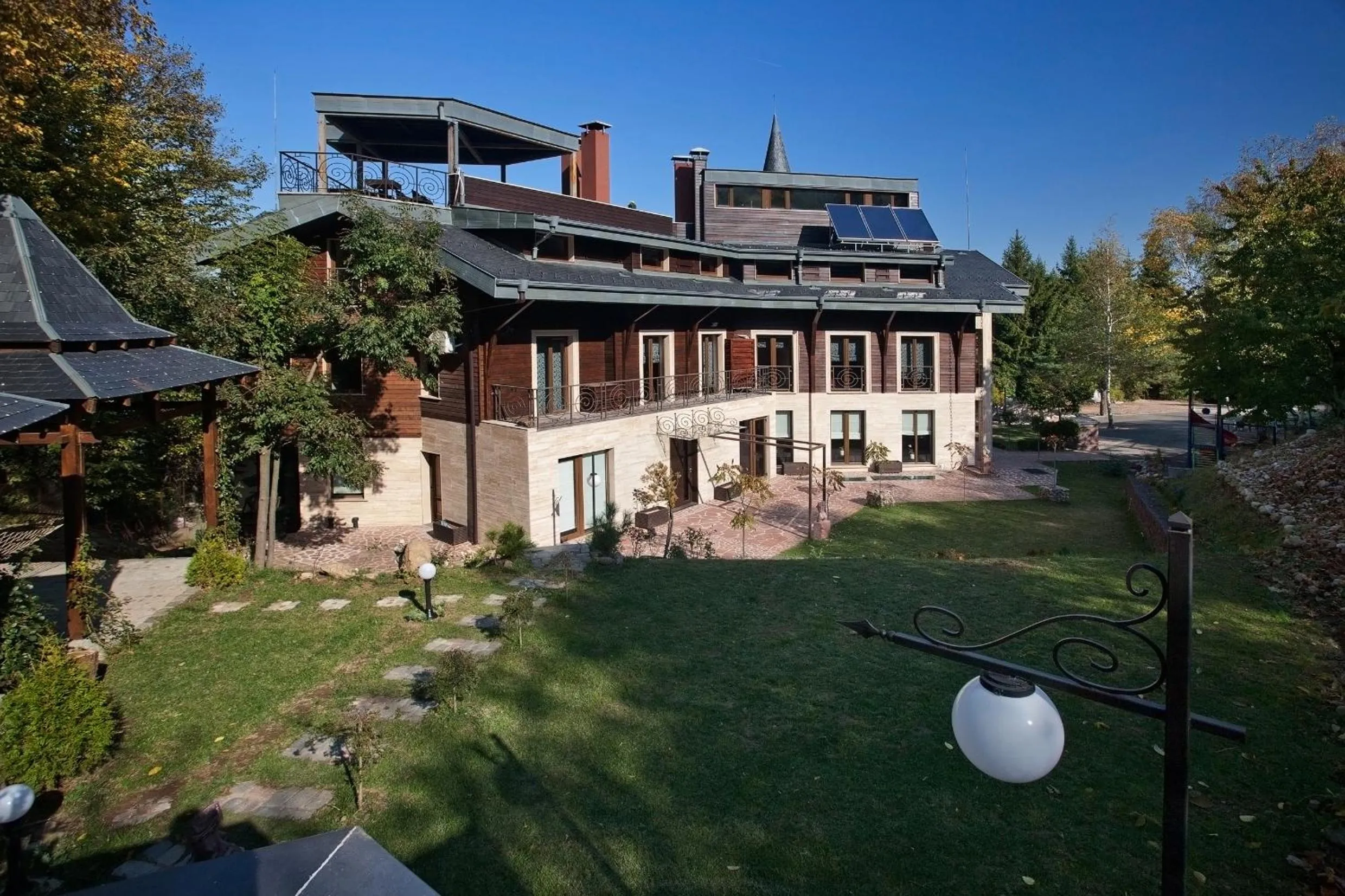 Facade/entrance in Vila 6aTo Hotel & Wellnes