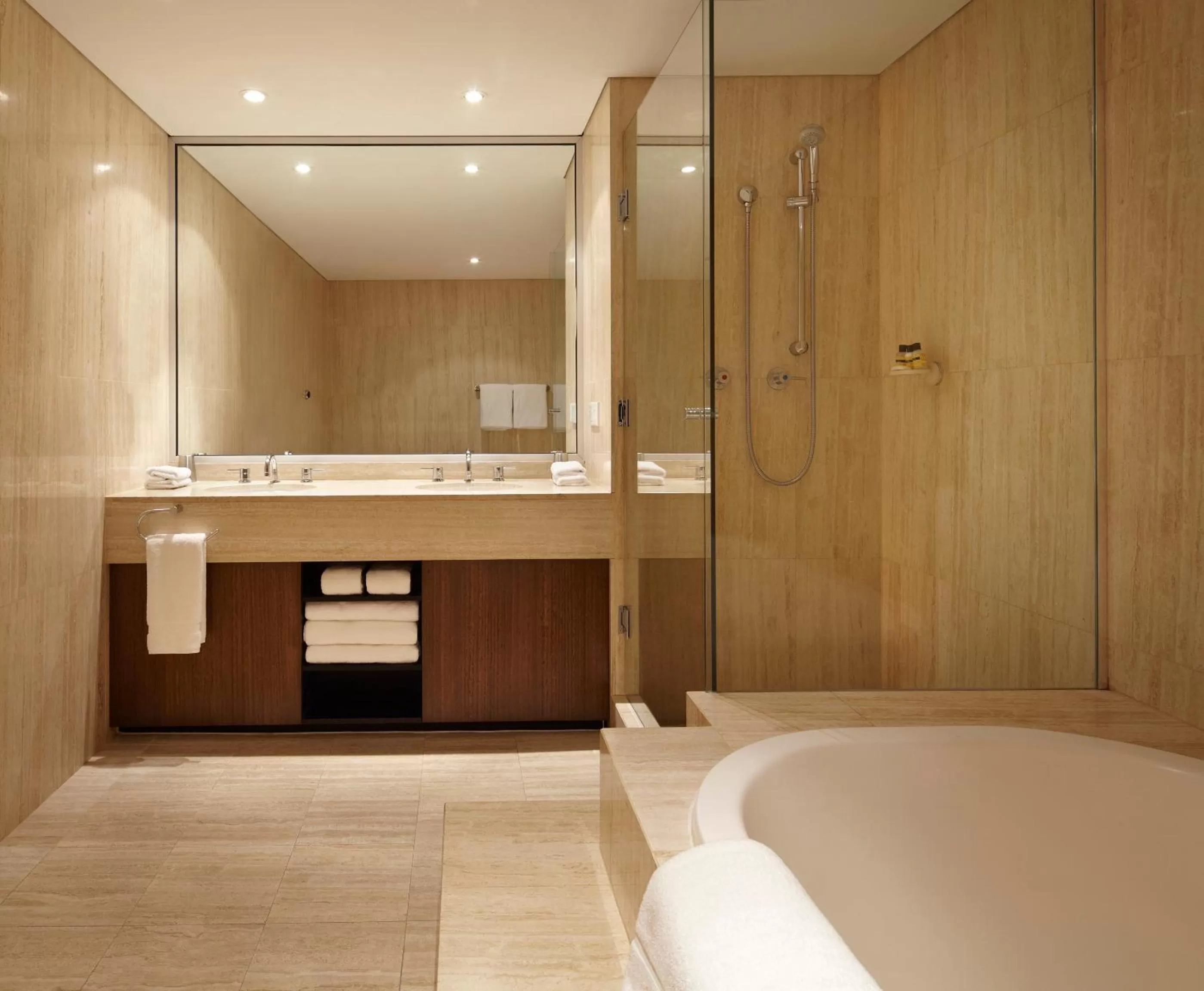 Executive Spa Suite in Hyatt Regency Perth