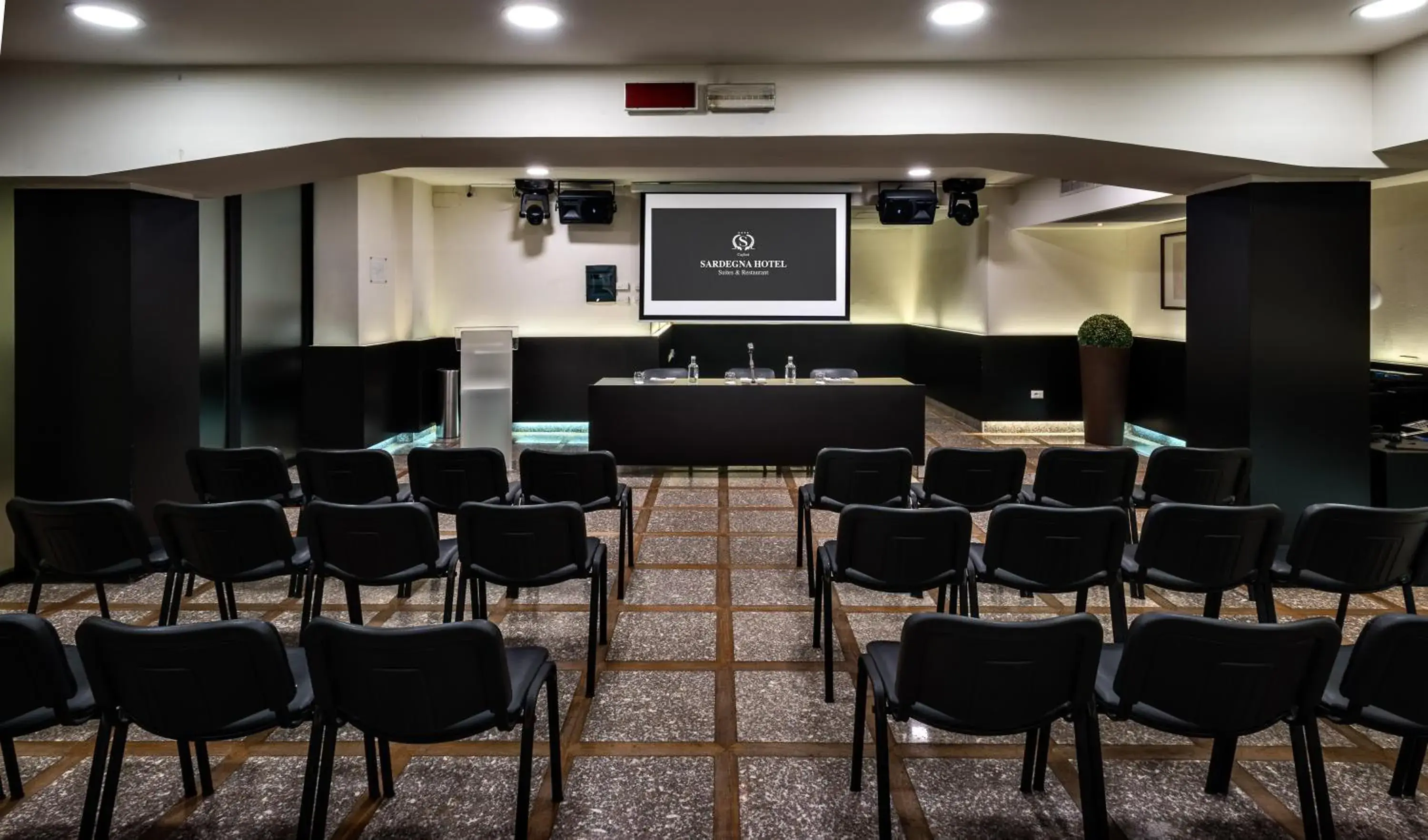 Meeting/conference room in Sardegna Hotel - Suites & Restaurant
