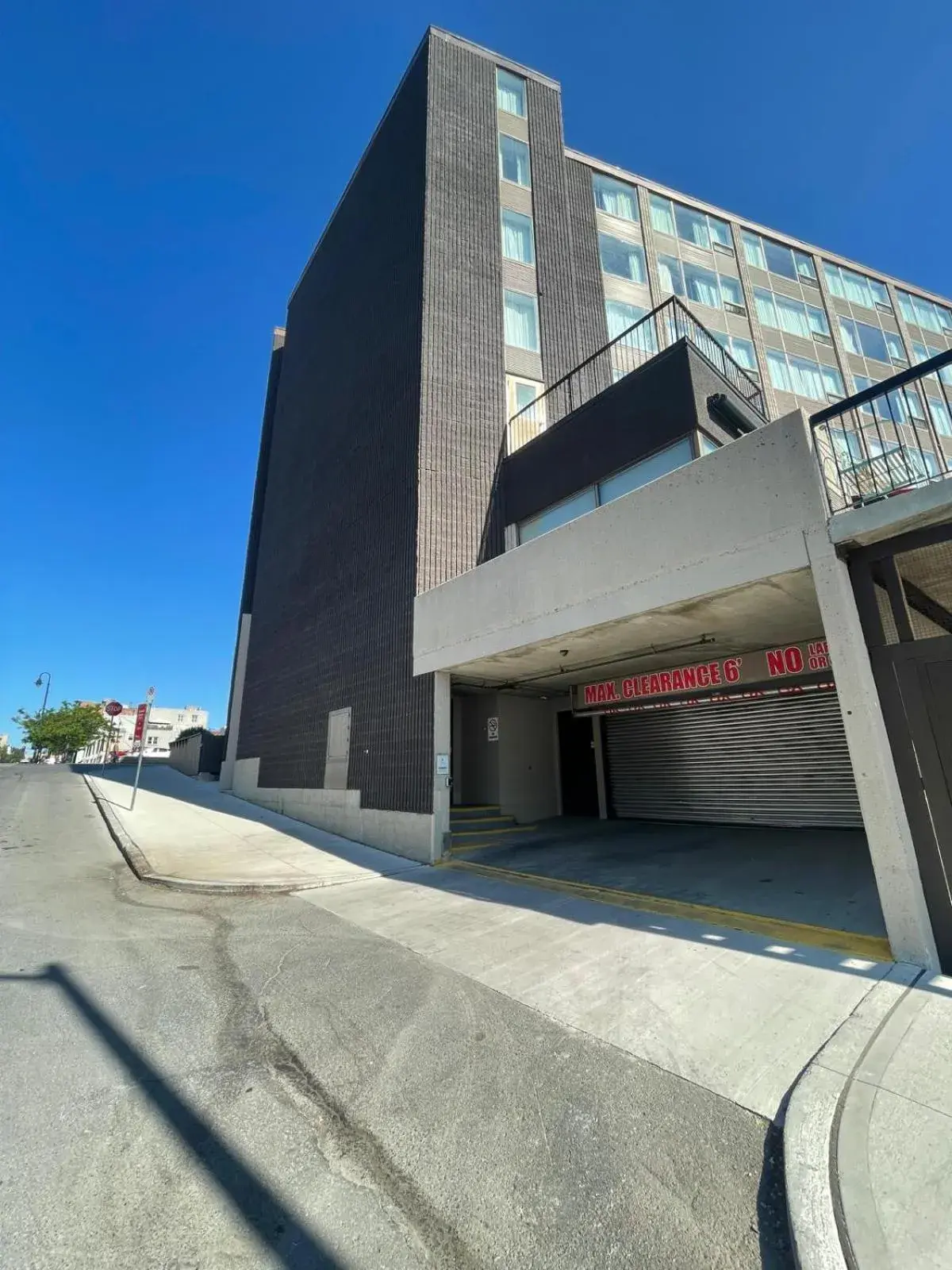 Parking, Property Building in Confederation Place Hotel