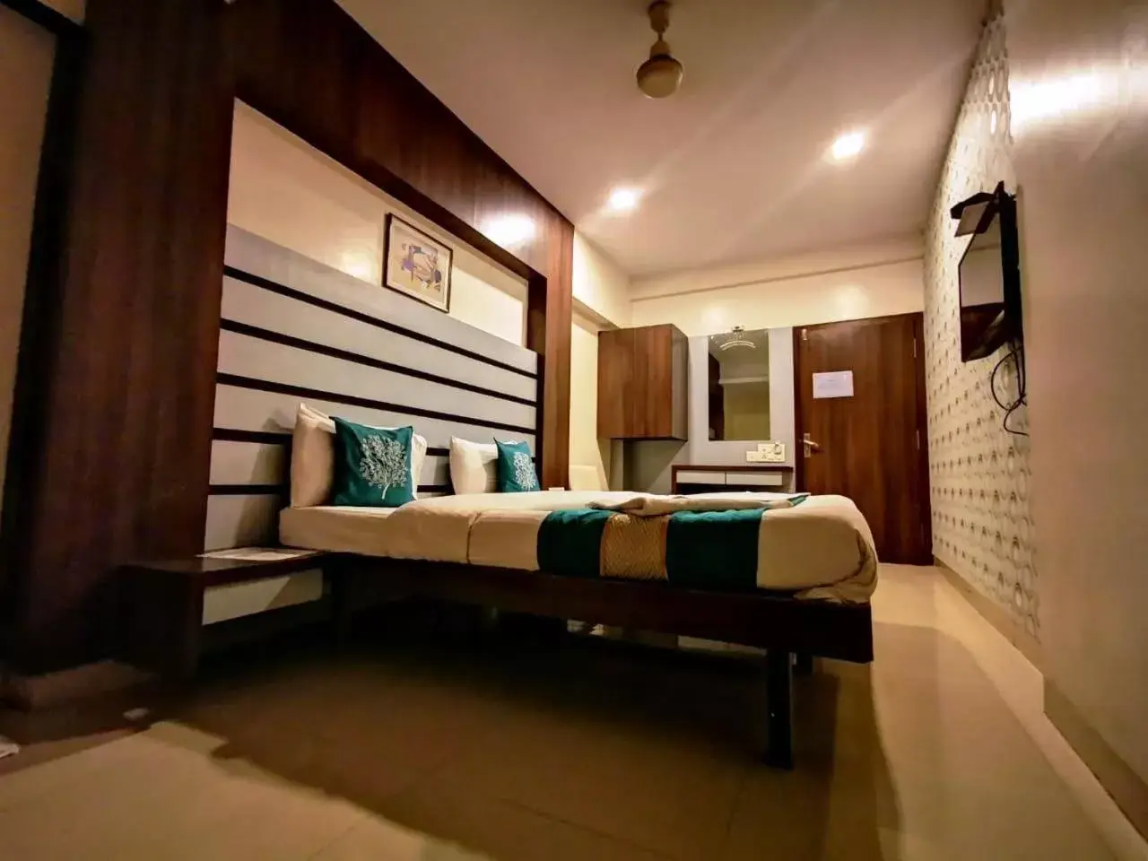 Bed in Sai Sharan Stay Inn- Near MIDC Turbhe Navi Mumbai