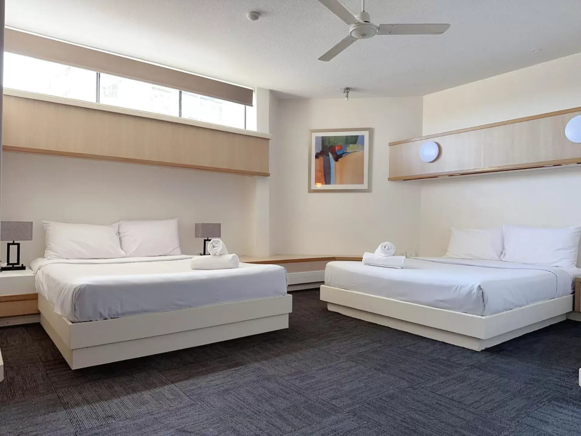 Bed in Tiki Hotel Apartments Surfers Paradise