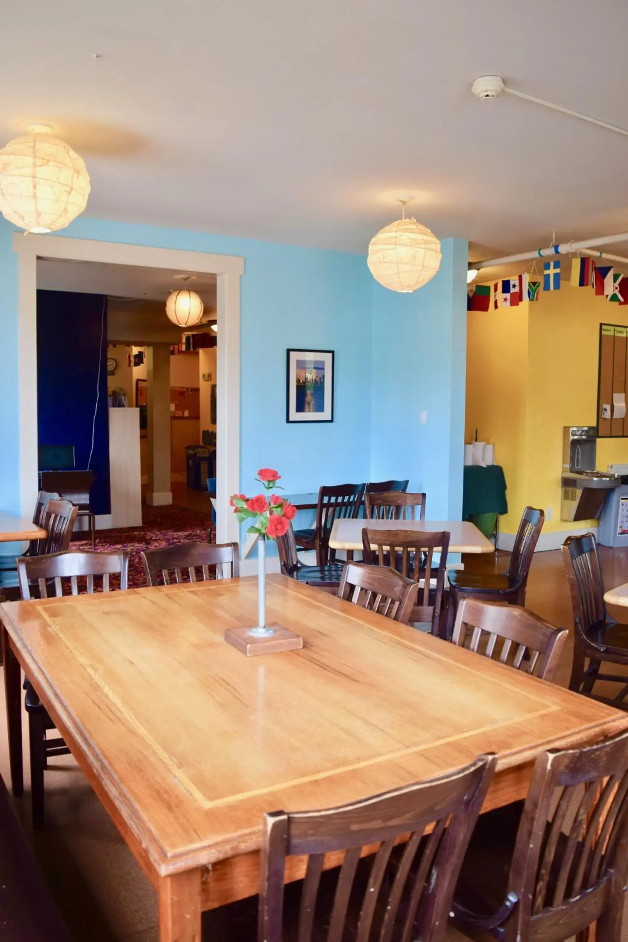 Restaurant/Places to Eat in Green Tortoise Hostel Seattle