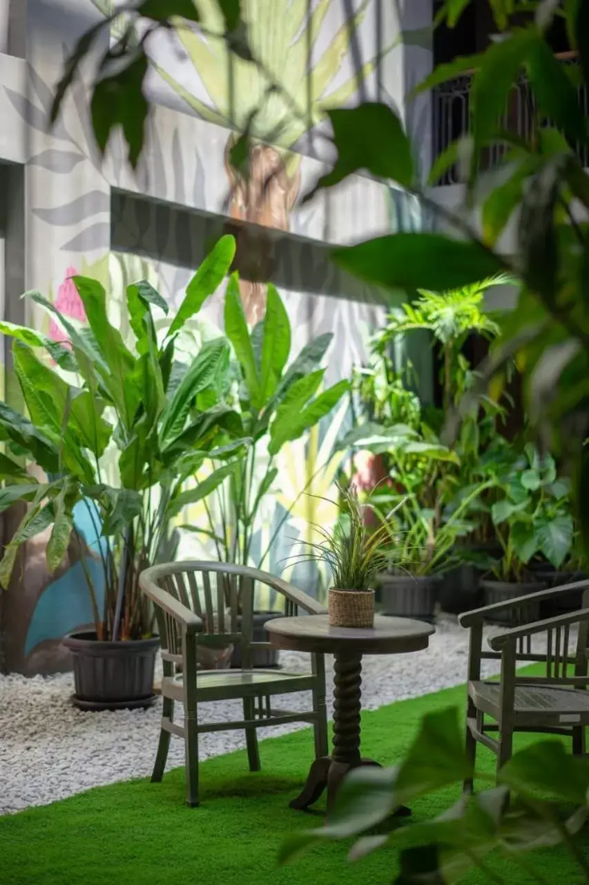 Garden in Hotel Des Indes Menteng