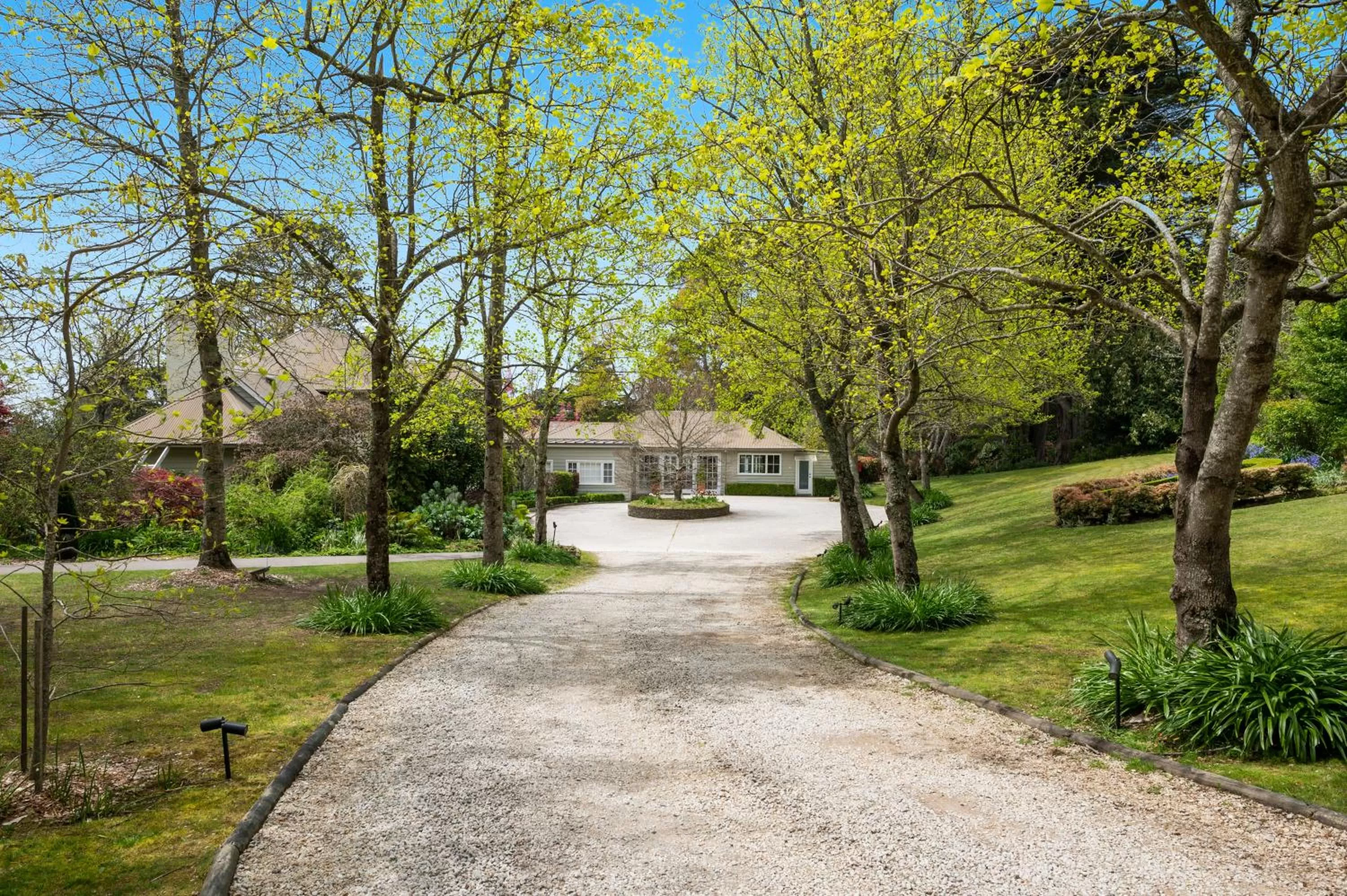 Property building in Parklands Country Gardens & Lodges Blue Mountains