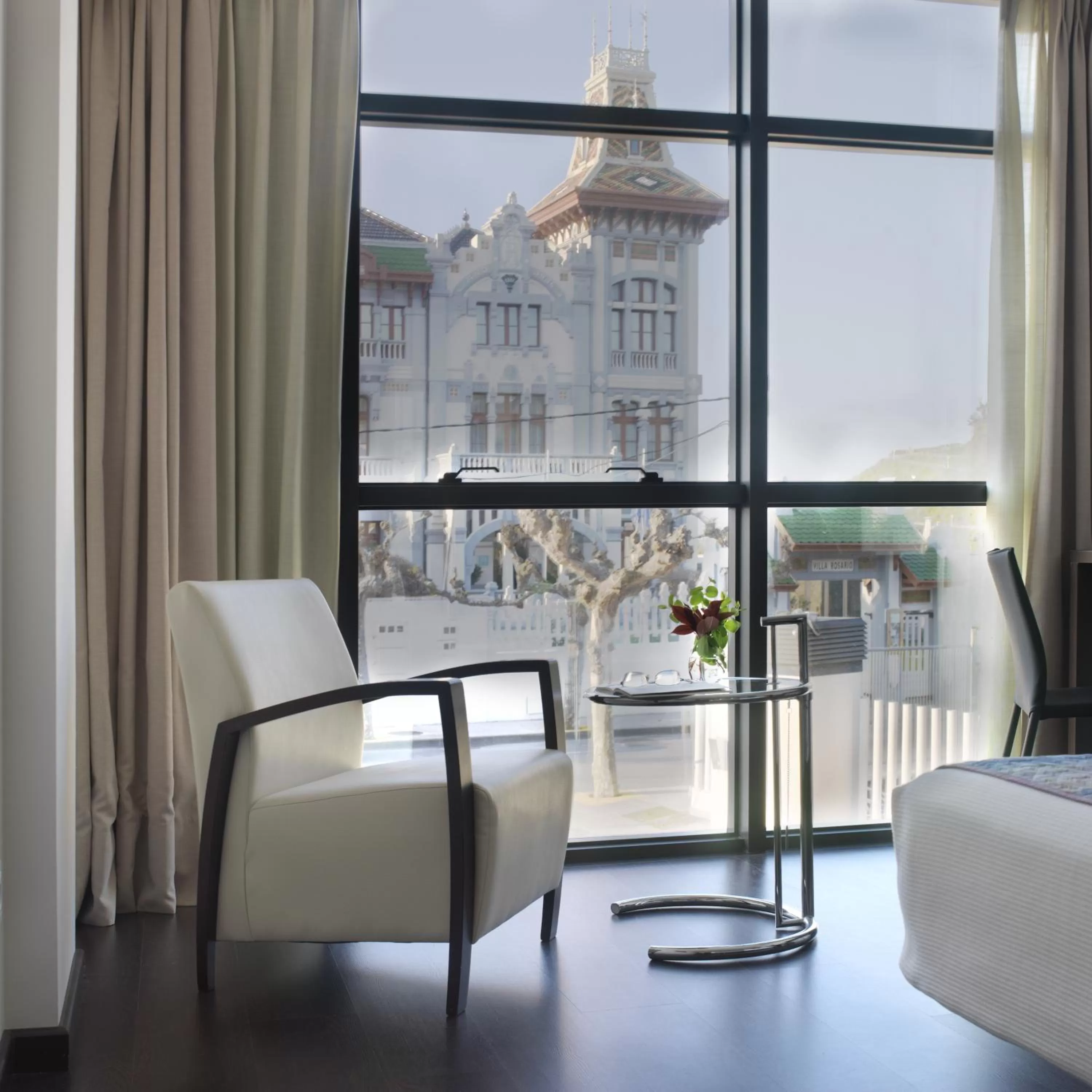 Day in Hotel Villa Rosario II, Edificio Moderno