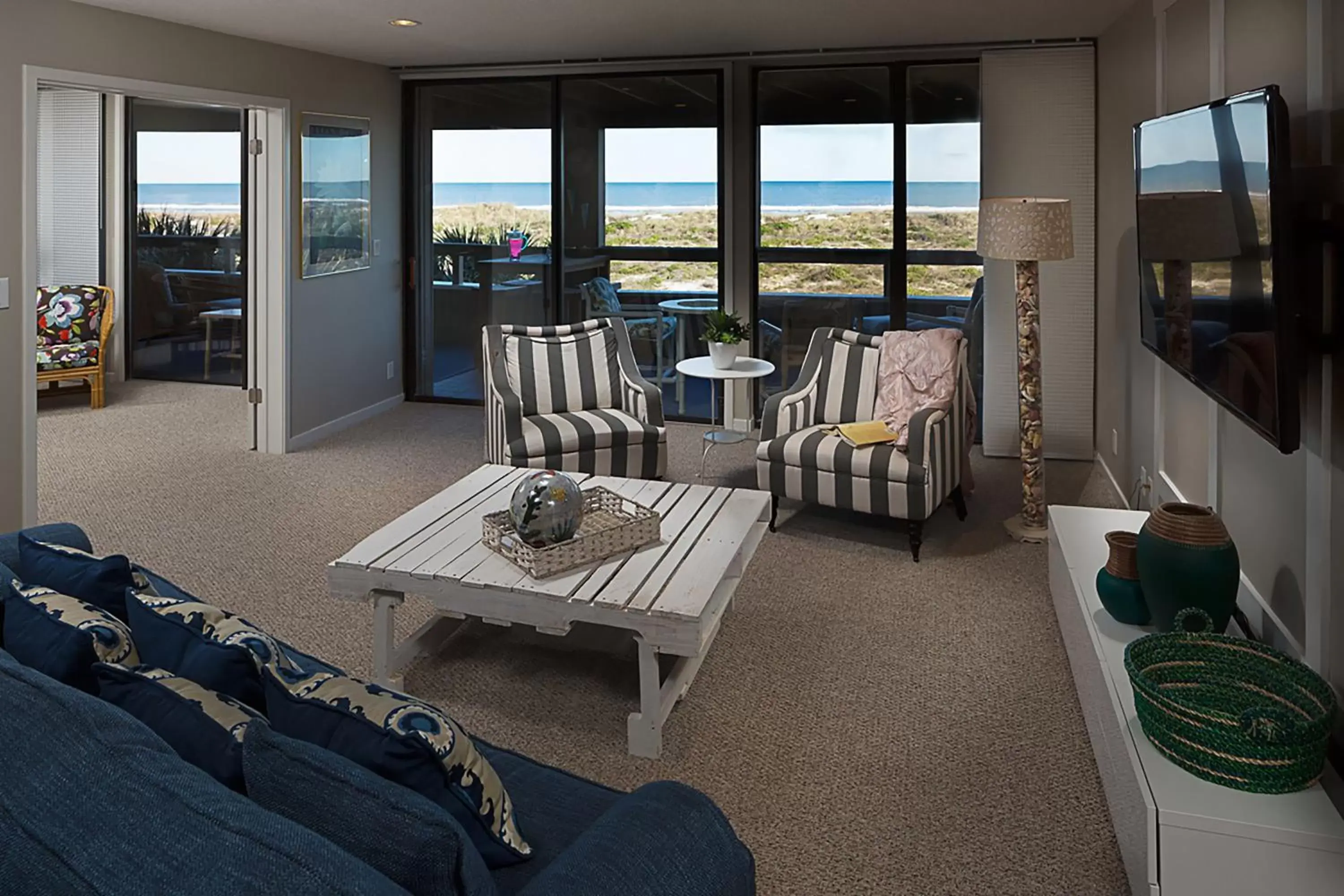 Living room, Seating Area in Hibiscus Oceanfront Resort