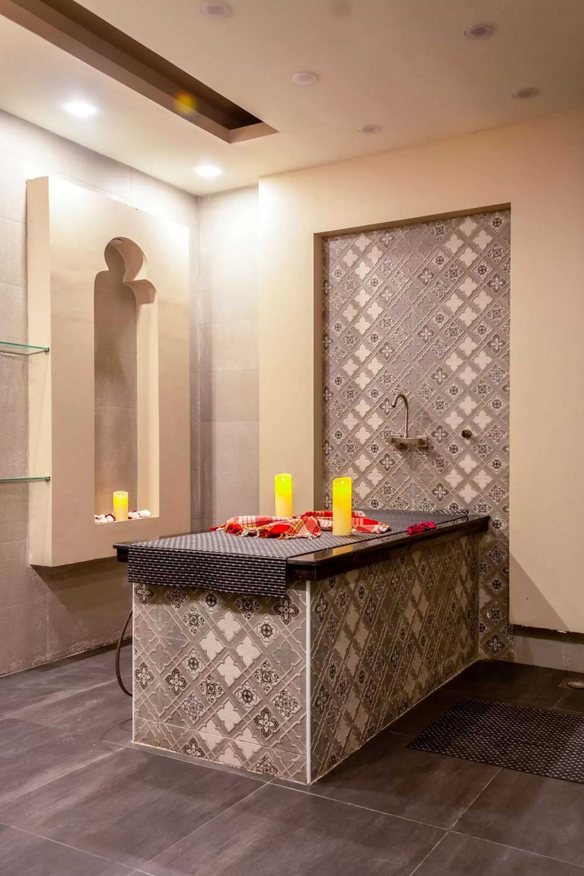 Spa and wellness centre/facilities, Bathroom in Radisson Blu Hotel Sohar