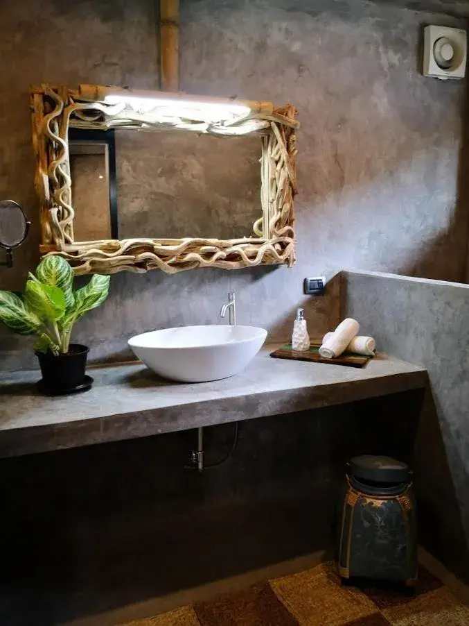 Bathroom in The Lazy Lodge