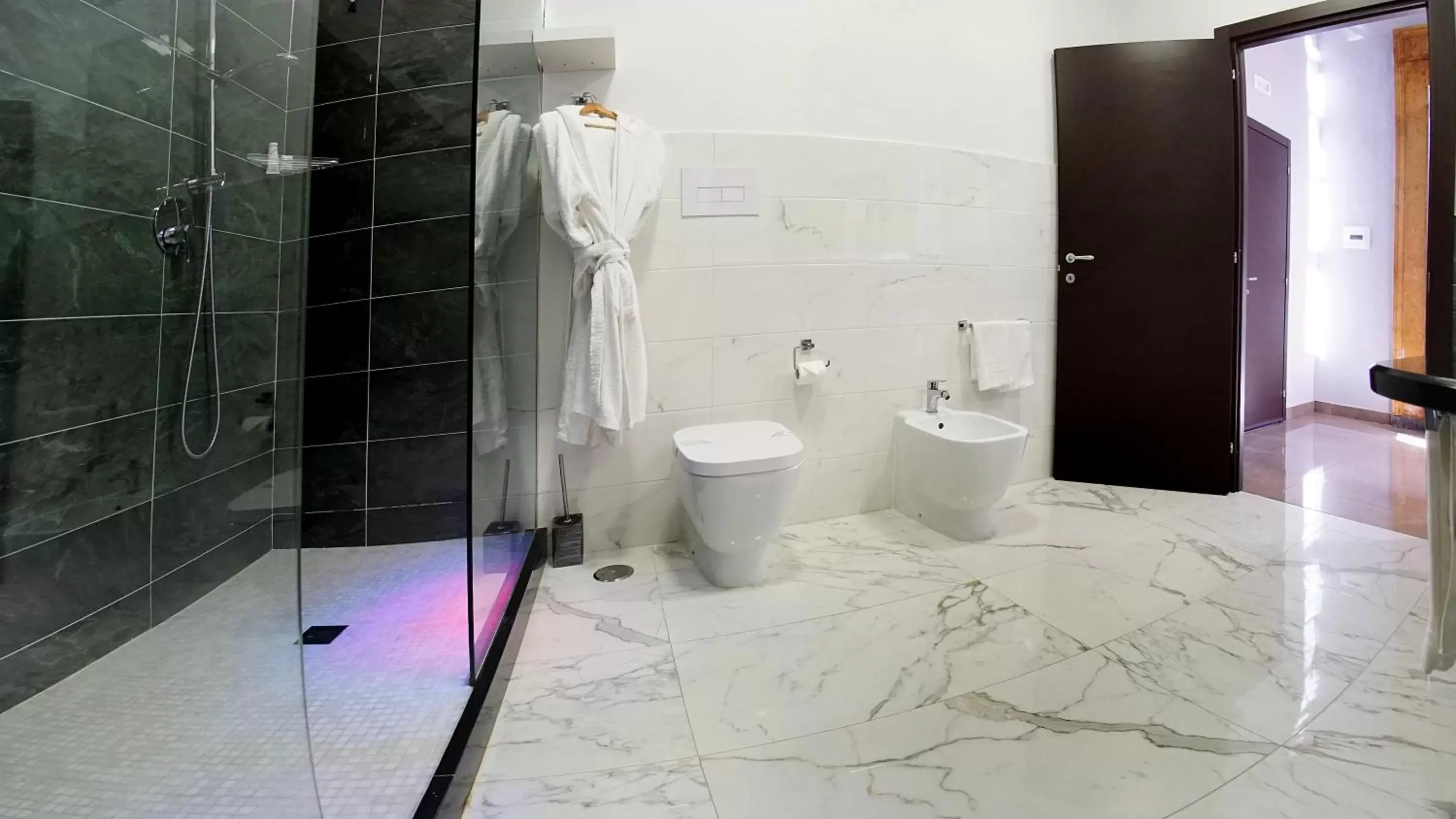 Bathroom in Beverello Suite