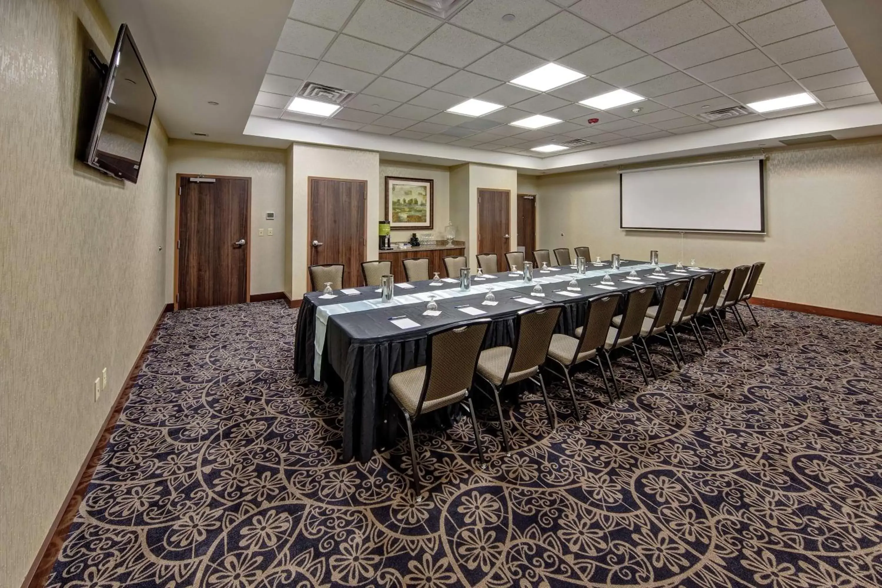 Meeting/conference room in Hilton Garden Inn Midtown Tulsa