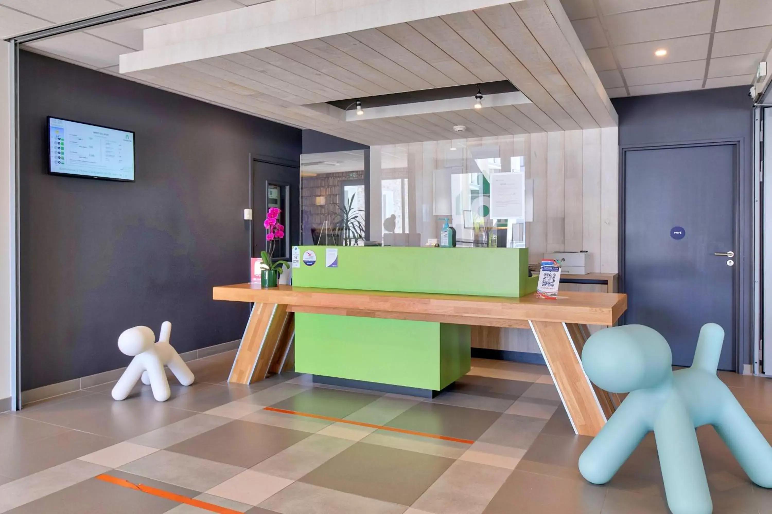 Lobby or reception in Campanile Saint Jean de Luz Lobby or reception in Campanile Saint Jean de Luz