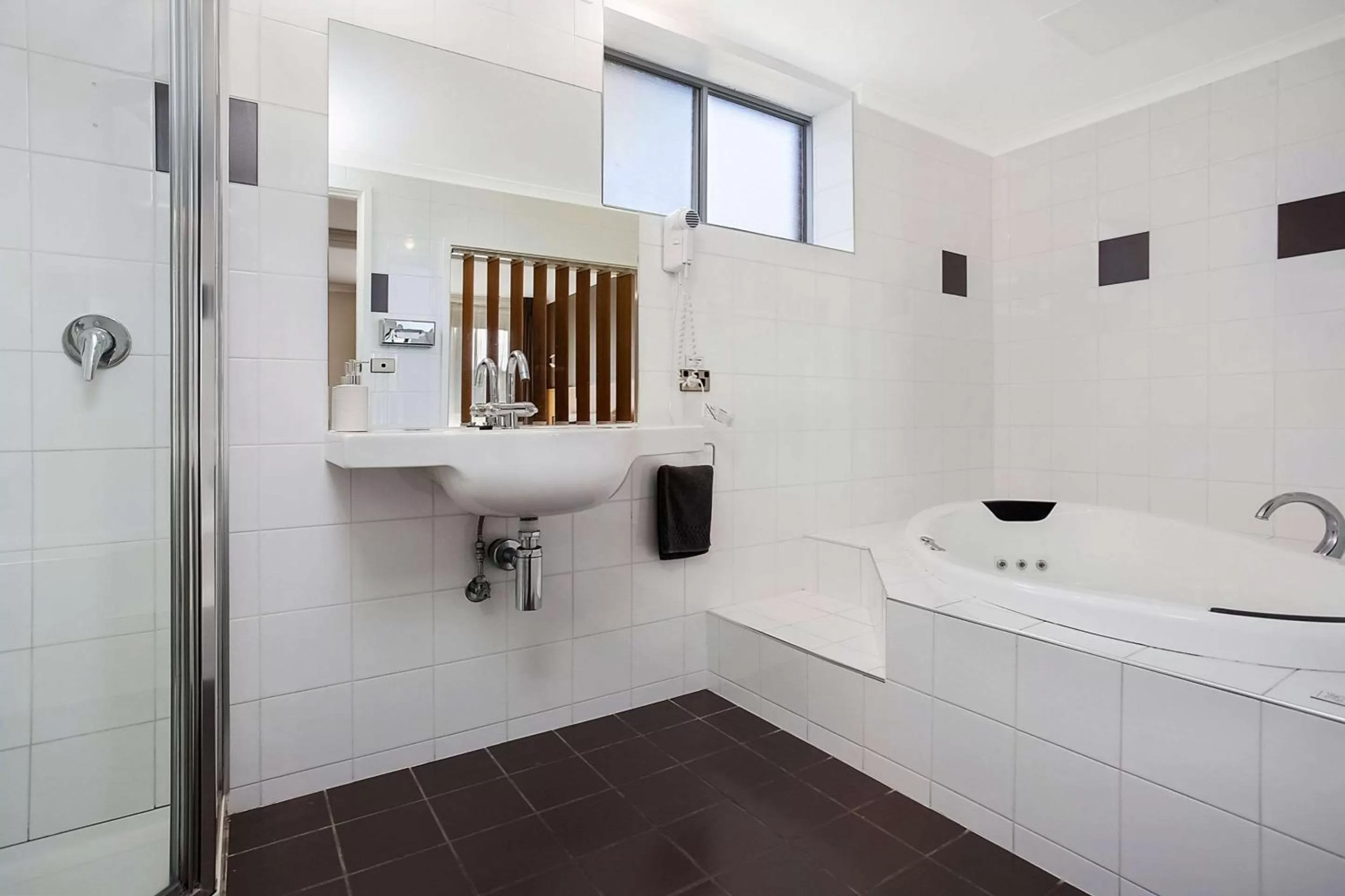 Bedroom in Comfort Inn On Raglan