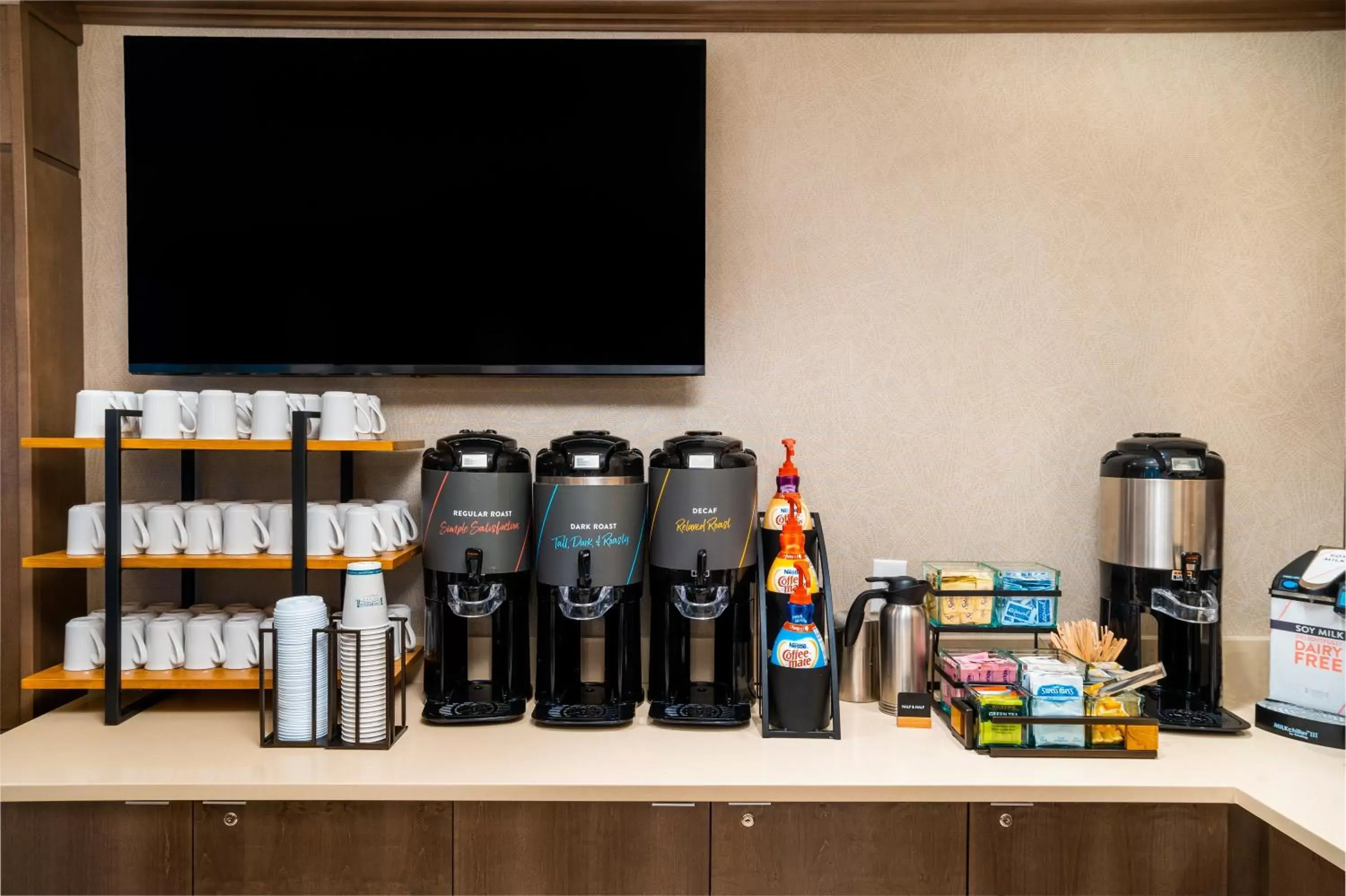 Breakfast, Coffee/Tea Facilities in Staybridge Suites - Washington DC East - Largo, an IHG Hotel