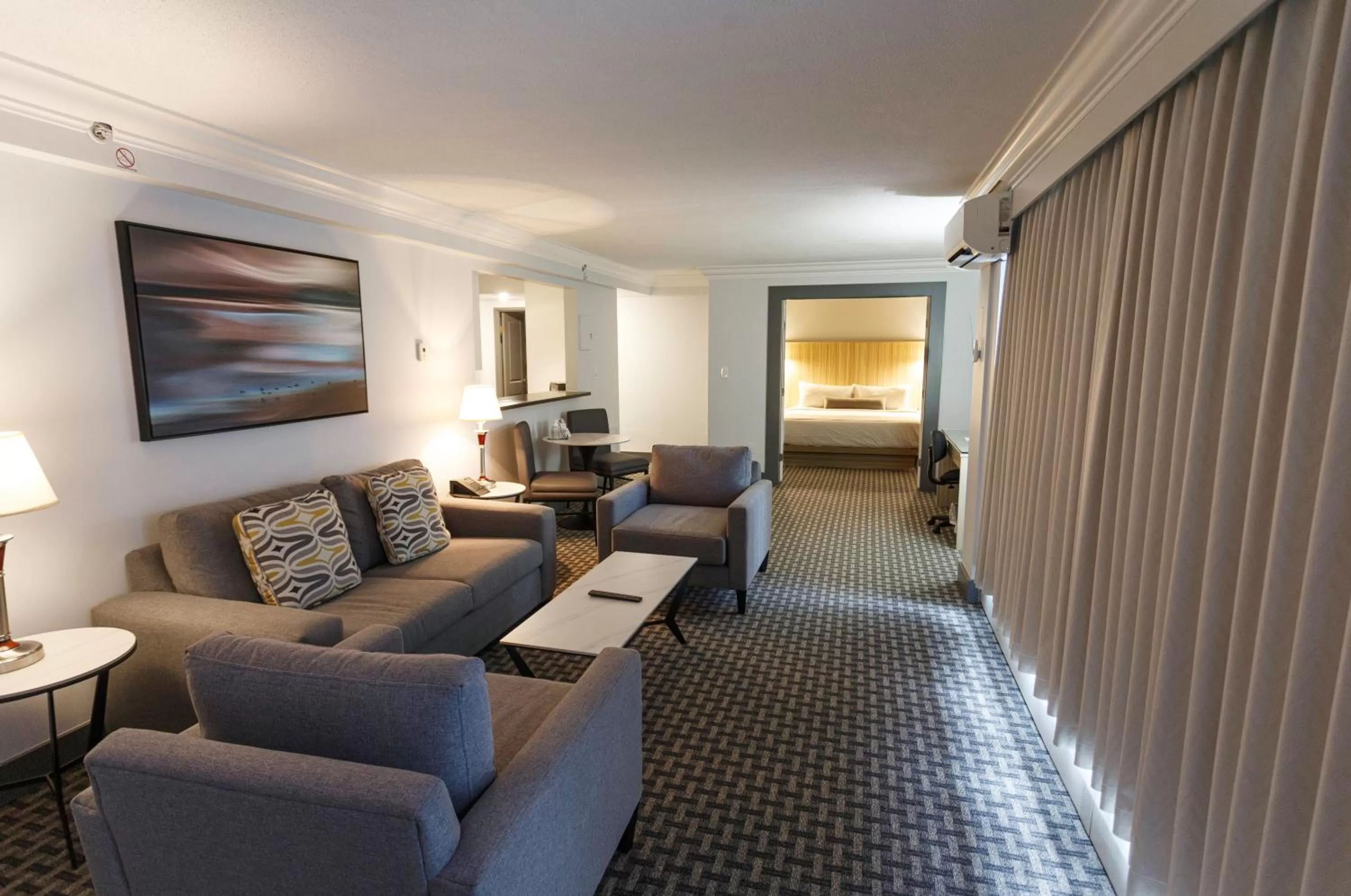 Living room, Bed in Century Plaza Hotel