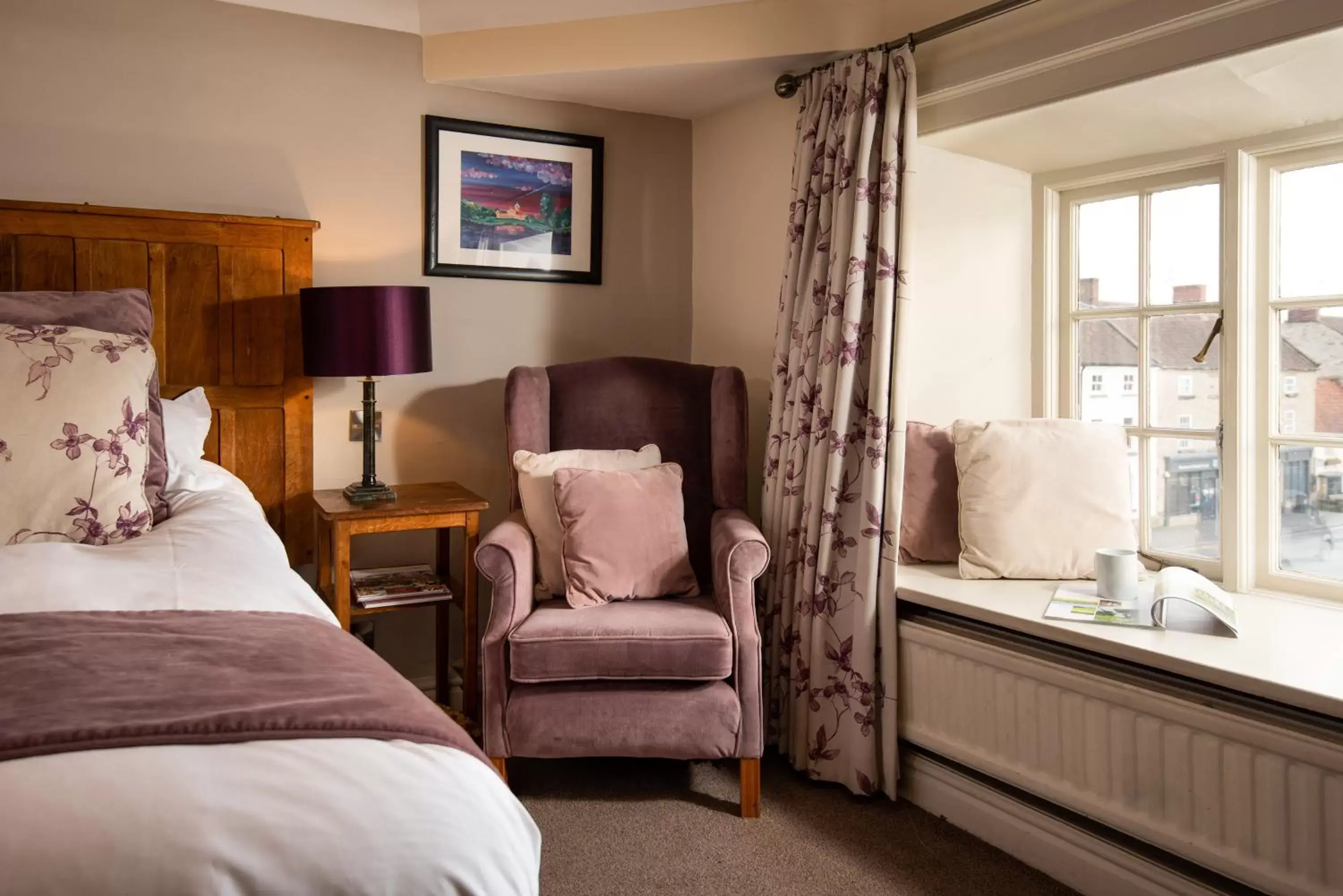 Bedroom, Seating Area in The Black Swan - The Inn Collection Group