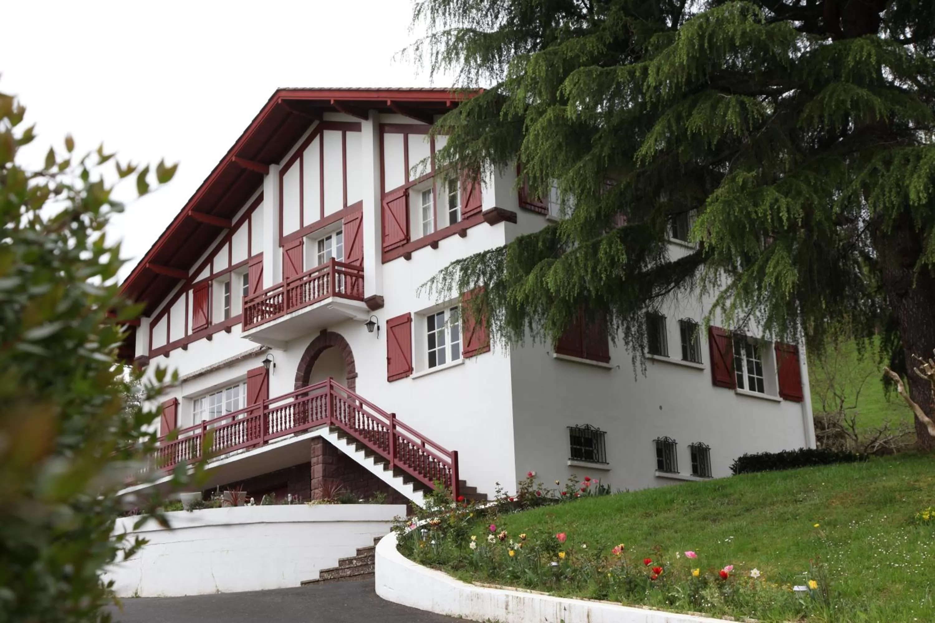 Facade/entrance, Property Building in Gure Lana