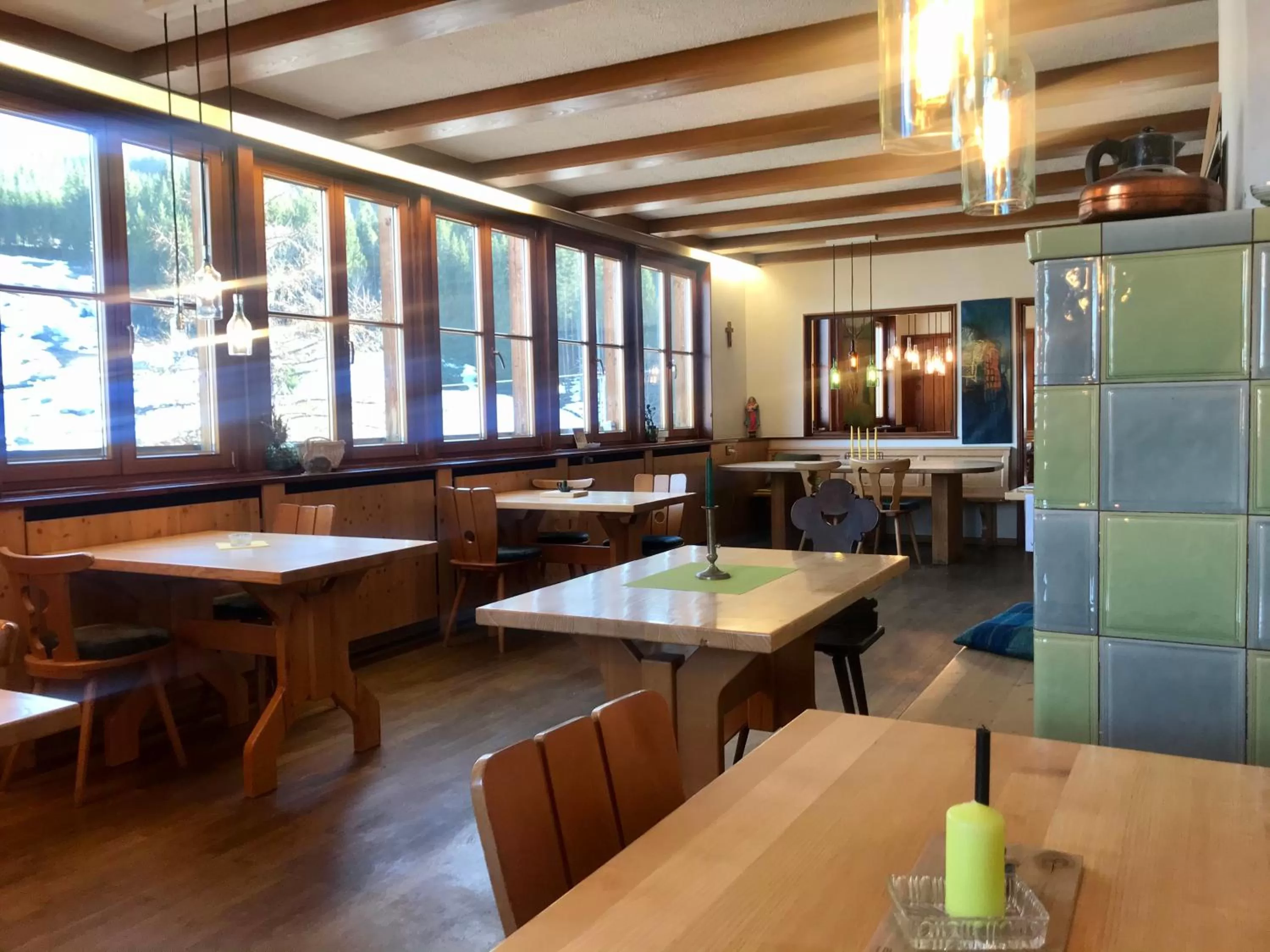 Restaurant/places to eat in Sporthostel Rössle