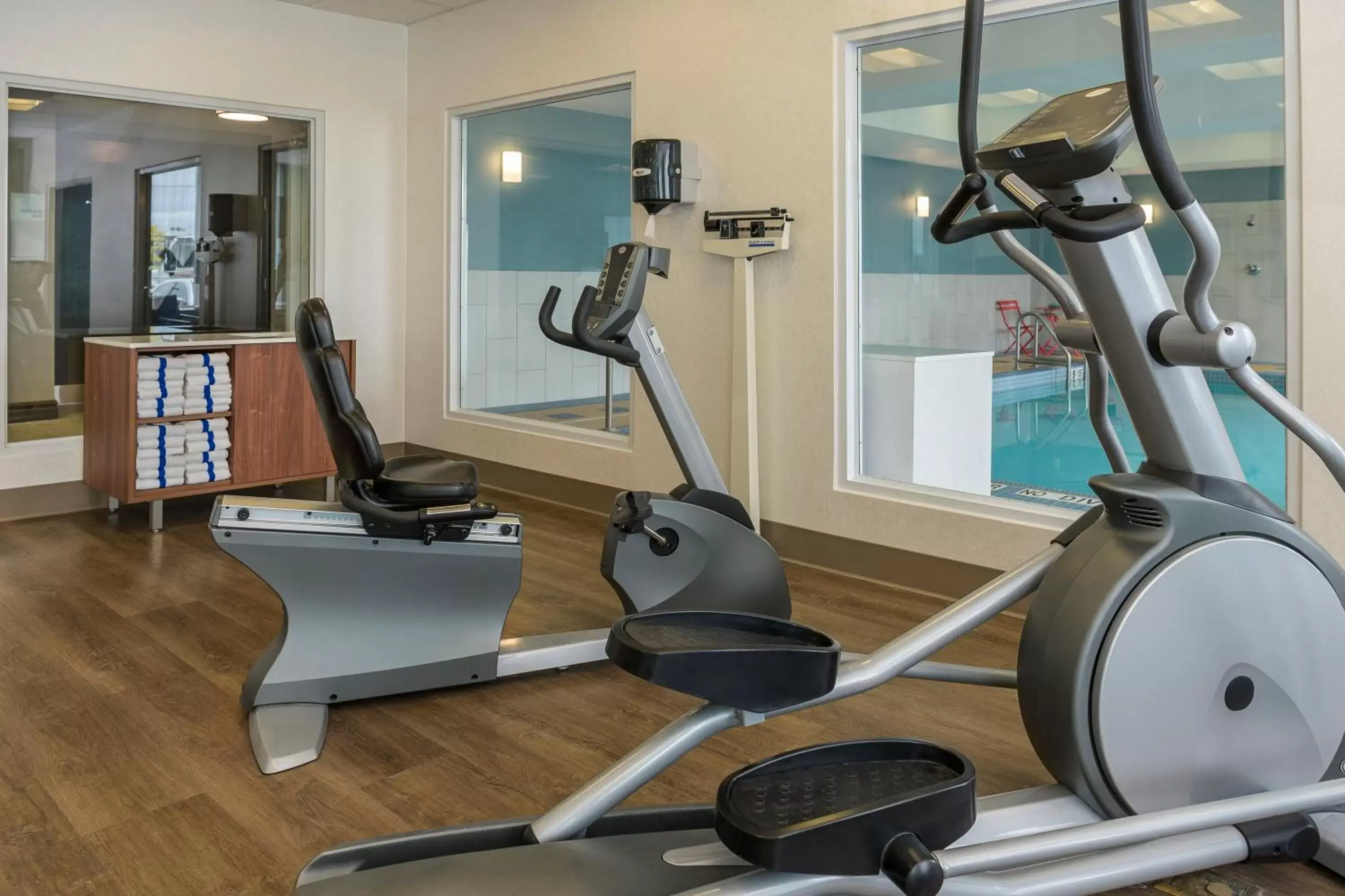 Spa and wellness centre/facilities, Fitness Center/Facilities in Holiday Inn Express Hotel & Suites North Bay, an IHG Hotel