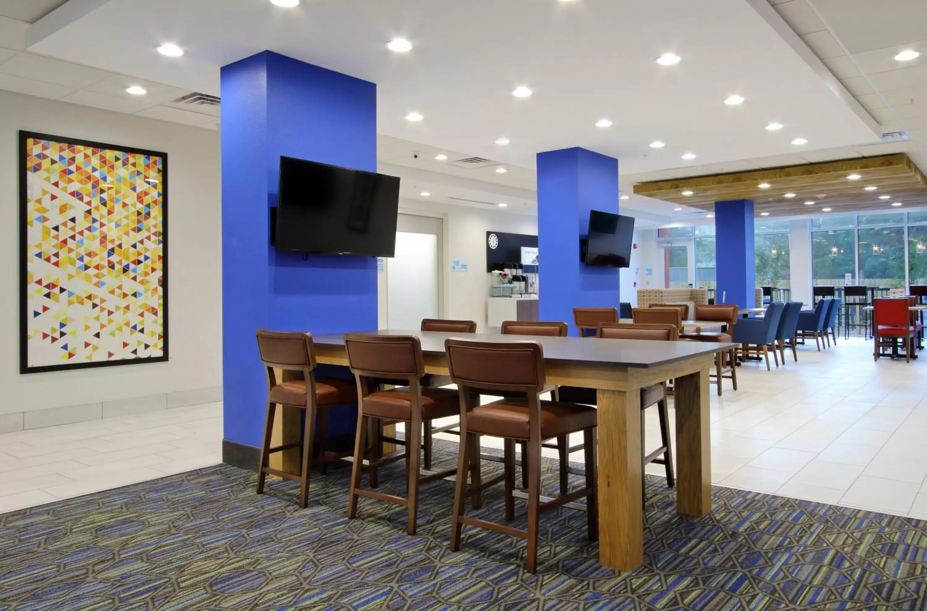 Breakfast in Holiday Inn Express & Suites - Columbus North, an IHG Hotel