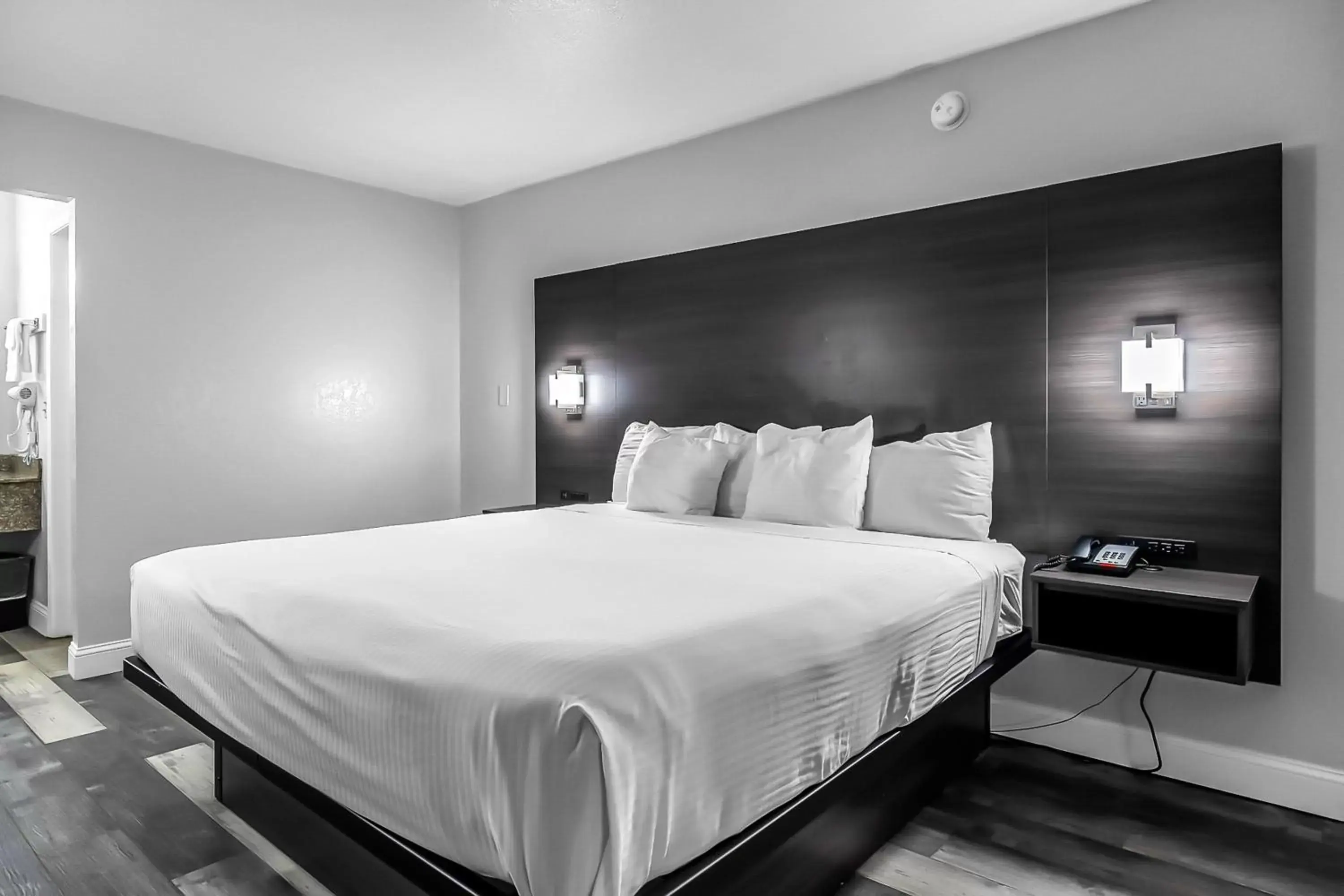 Bed in SureStay Hotel by Best Western Oklahoma City West