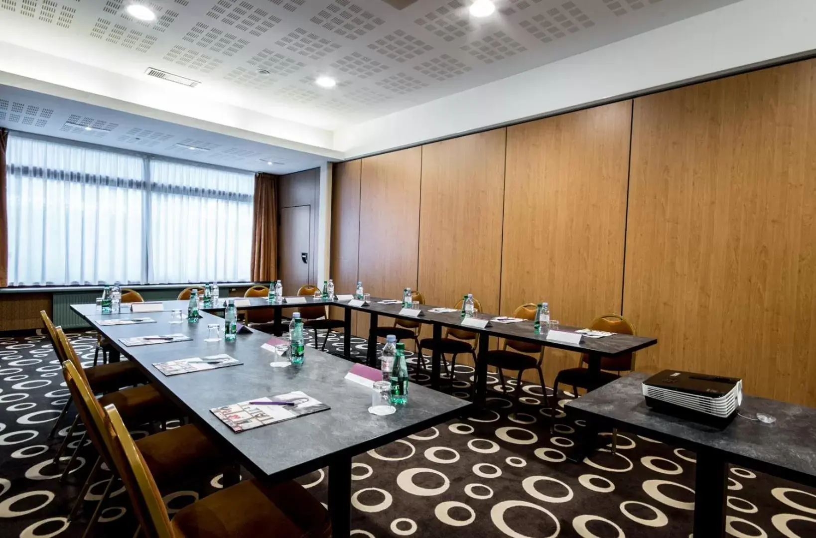 Meeting/conference room in Mercure Dinan Port Le Jerzual