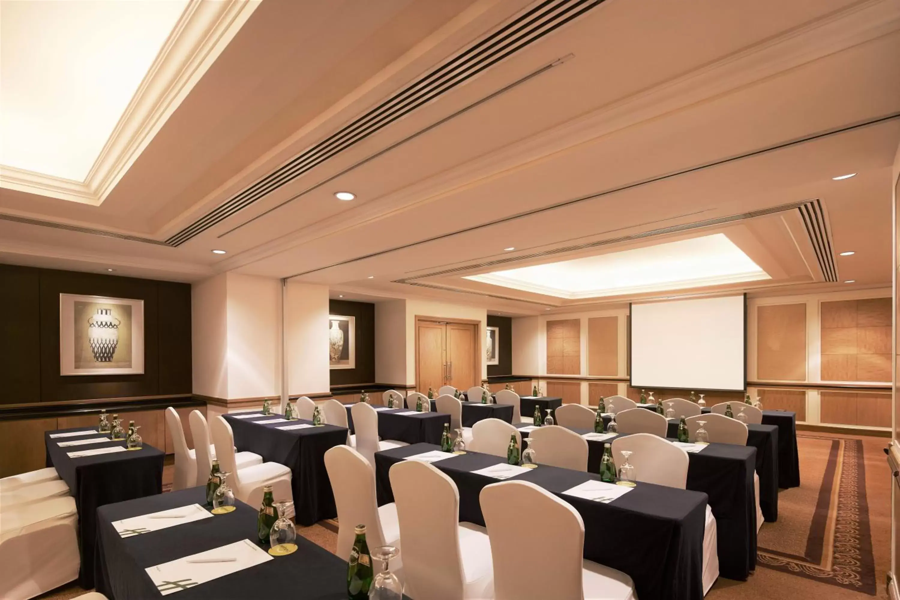Meeting/conference room in Holiday Inn Singapore Orchard City Centre, an IHG Hotel