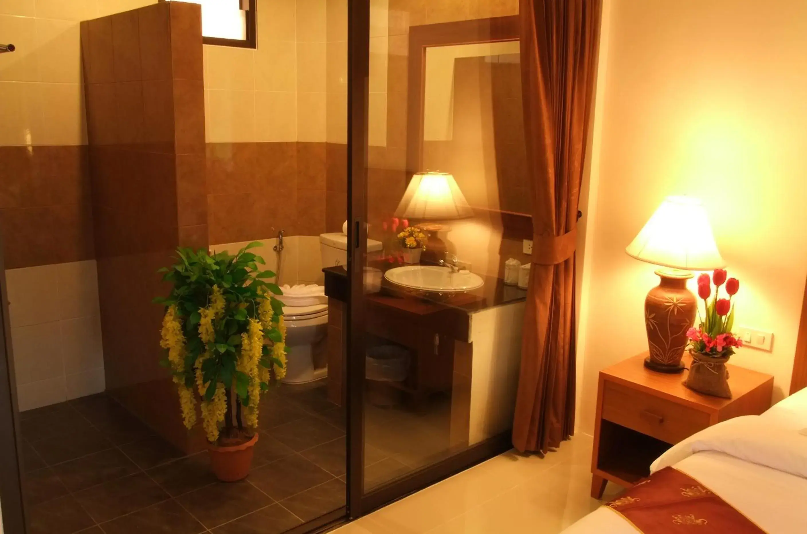 Shower, Bed in Katanoi Resort Shower, Bed in Katanoi Resort