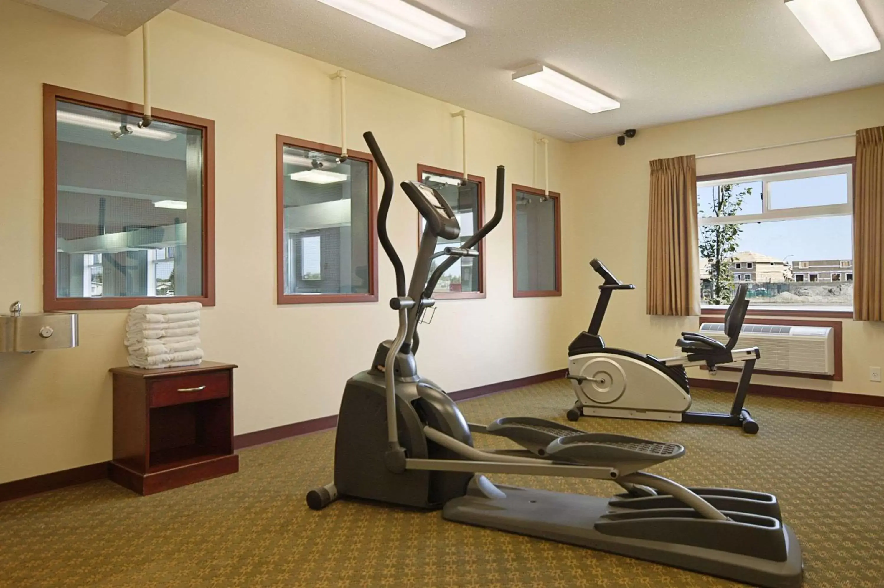Fitness centre/facilities in Super 8 by Wyndham Fort Saskatchewan Fitness centre/facilities in Super 8 by Wyndham Fort Saskatchewan